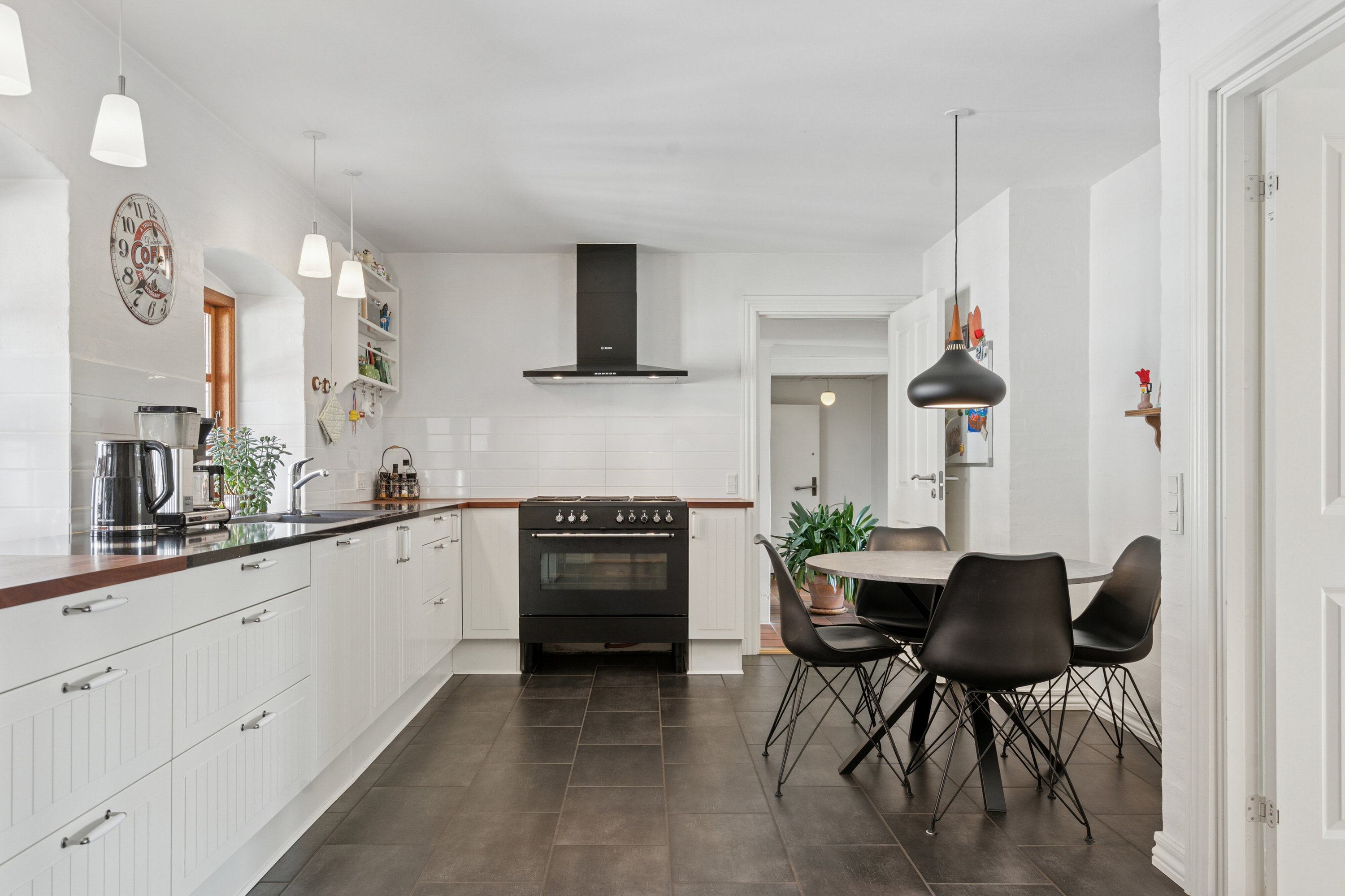 Fremhævet køkken billede i fuldskærmstilstand. Billede af Rudmevej 132A, Rudme, 5750 Ringe