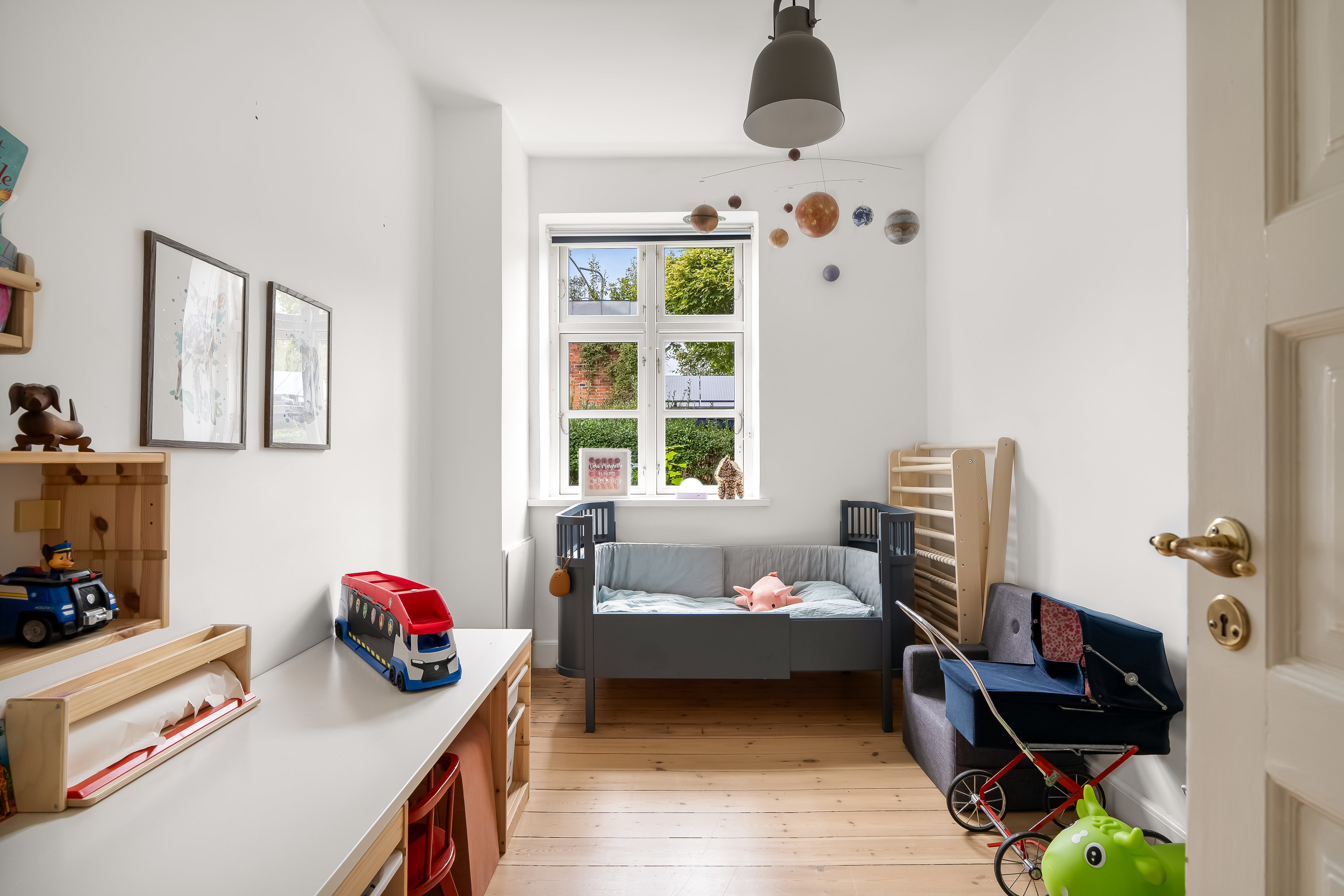 Fremhævet værelse billede i fuldskærmstilstand. Billede af Langesvej 5, st.., 3400 Hillerød