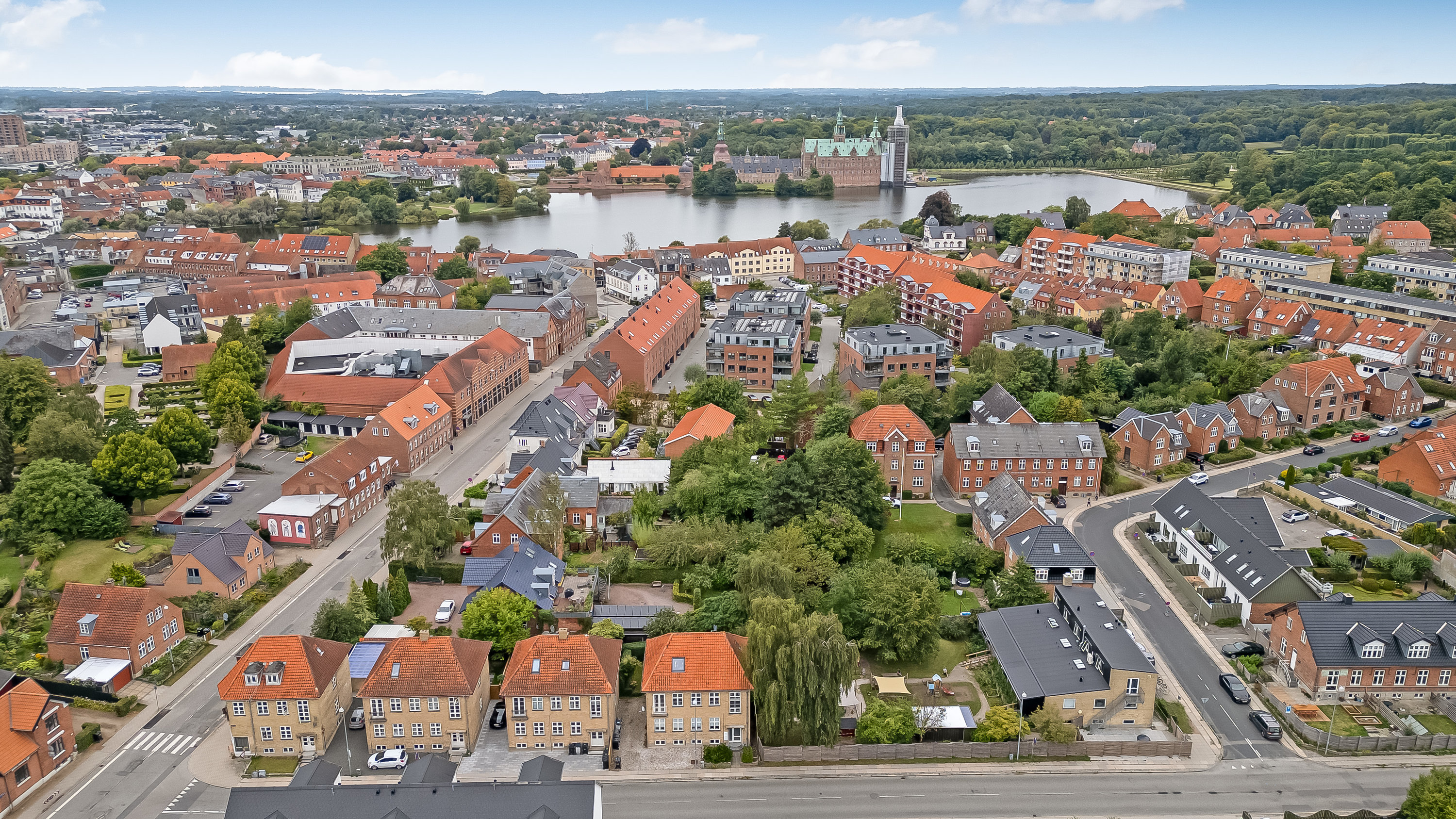 Fremhævet luftfoto billede i fuldskærmstilstand. Billede af Langesvej 5, st.., 3400 Hillerød