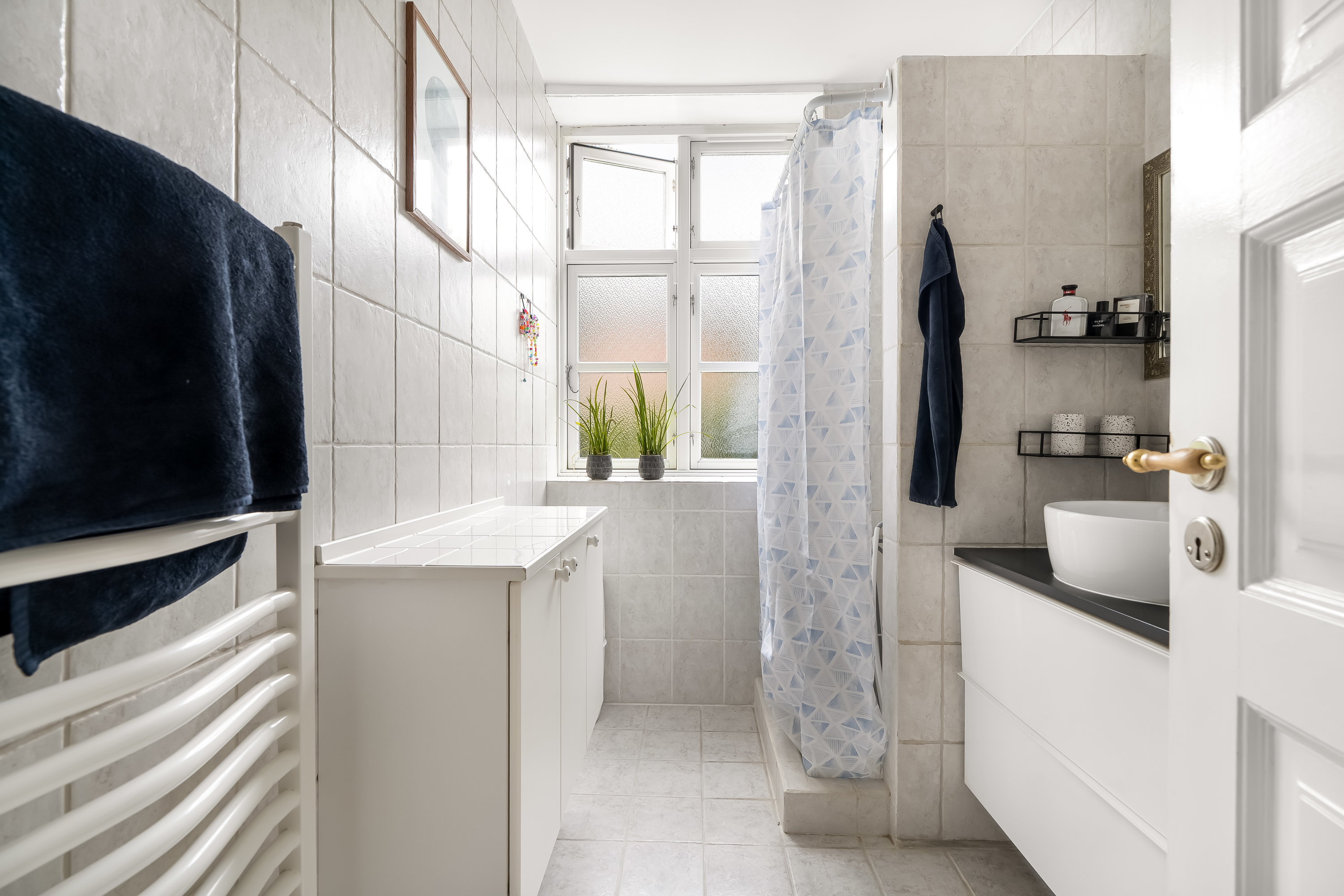 Fremhævet badeværelse billede i fuldskærmstilstand. Billede af Langesvej 5, st.., 3400 Hillerød