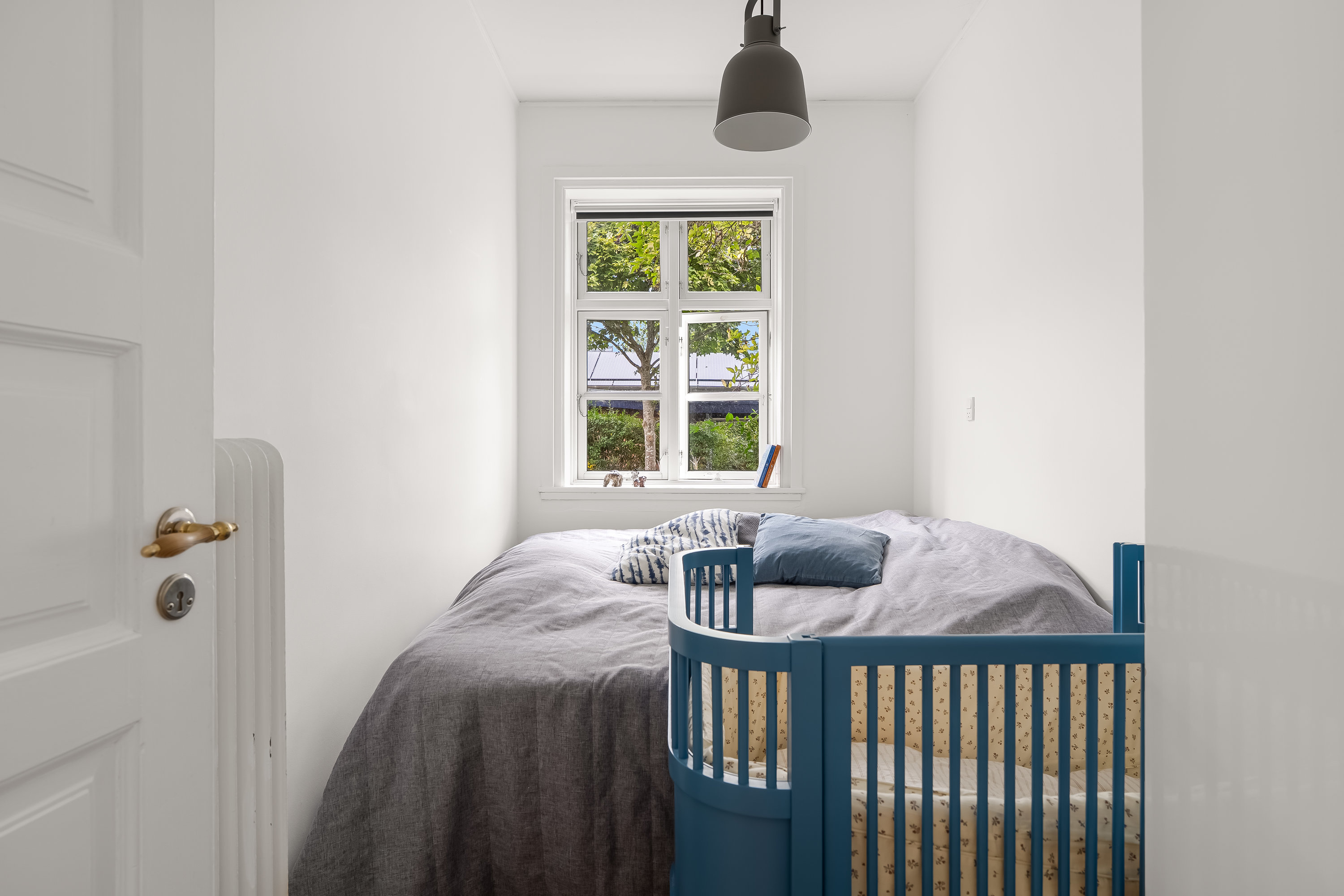 Fremhævet soveværelse billede i fuldskærmstilstand. Billede af Langesvej 5, st.., 3400 Hillerød