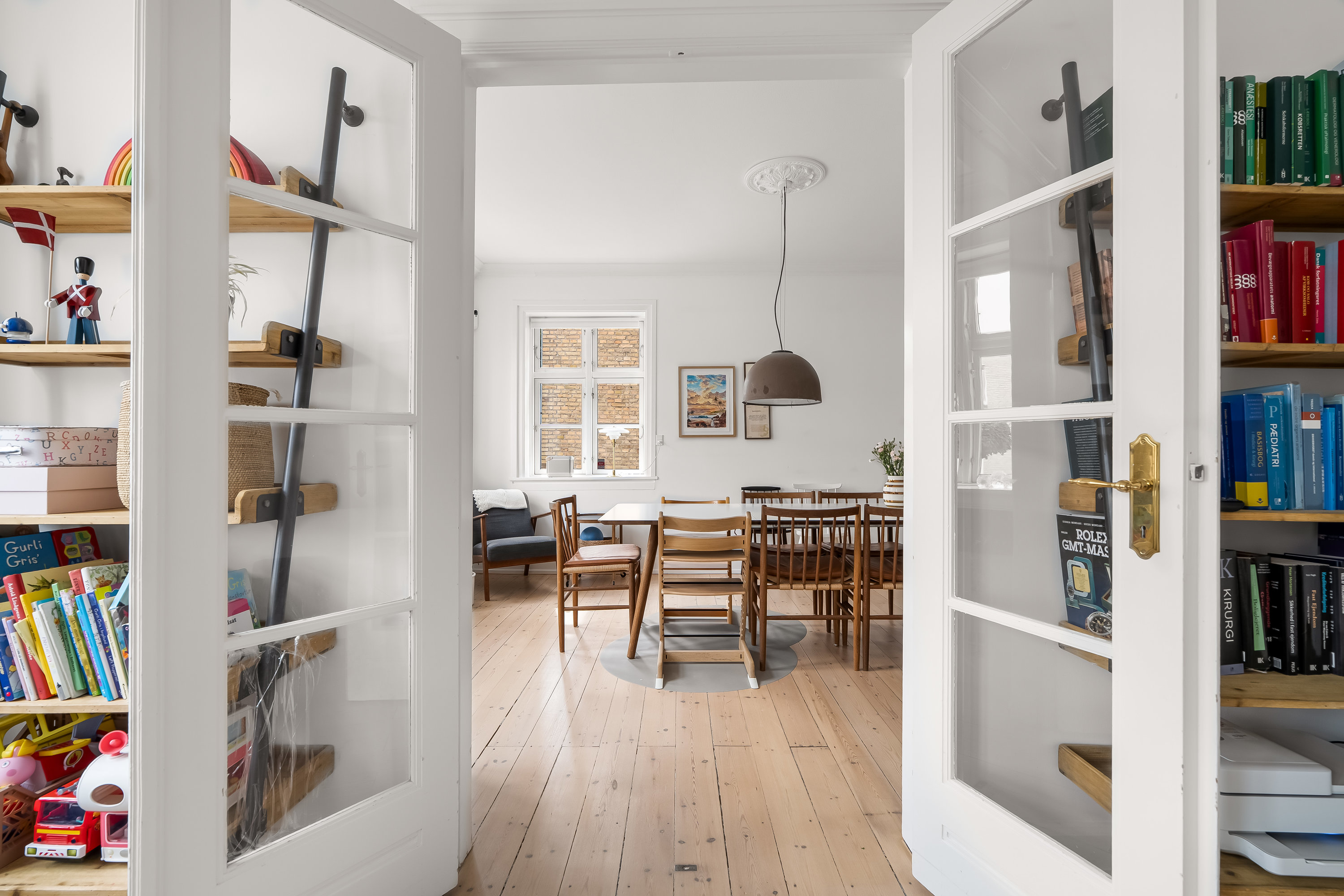 Fremhævet trappe billede i fuldskærmstilstand. Billede af Langesvej 5, st.., 3400 Hillerød