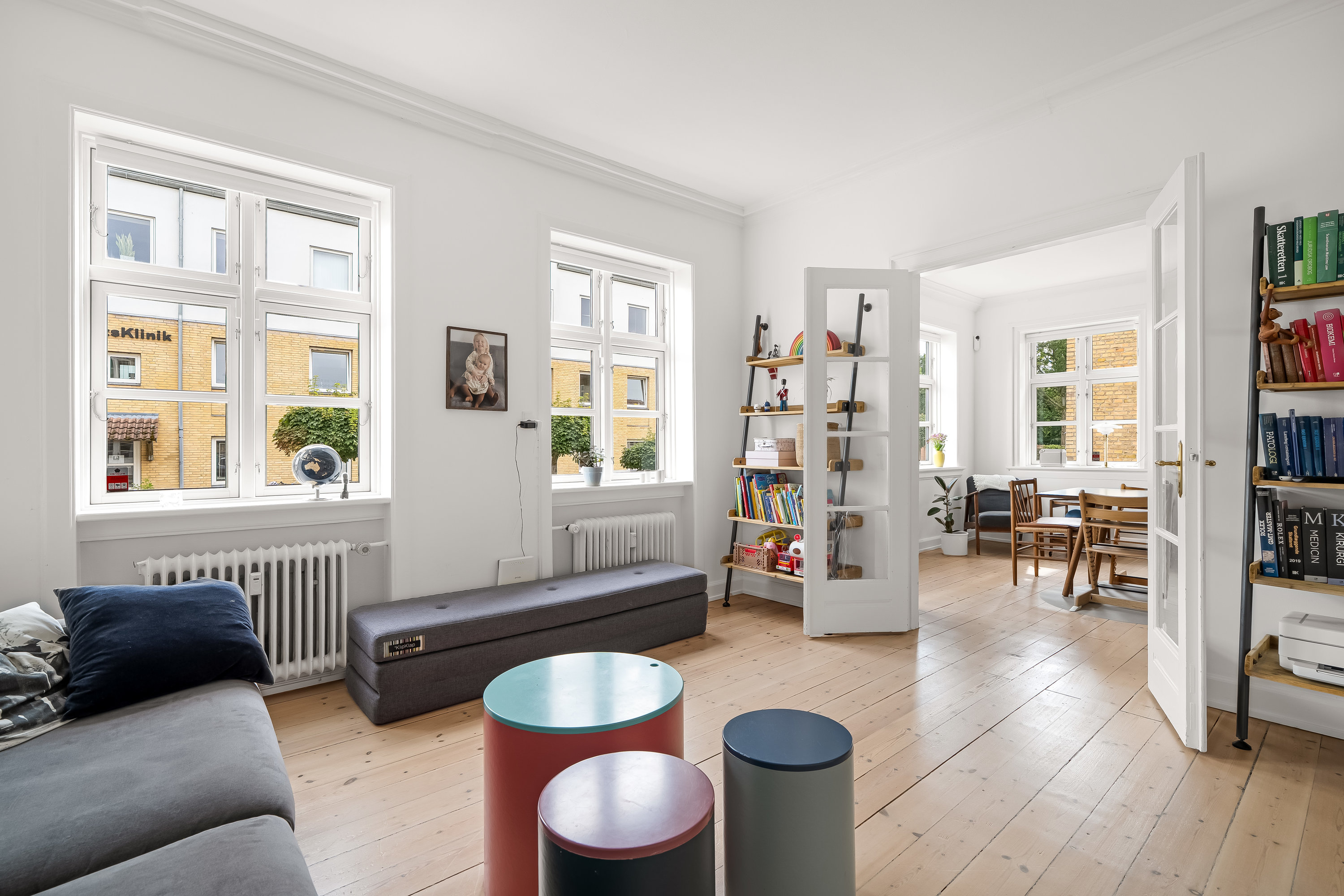 Fremhævet stue billede i fuldskærmstilstand. Billede af Langesvej 5, st.., 3400 Hillerød