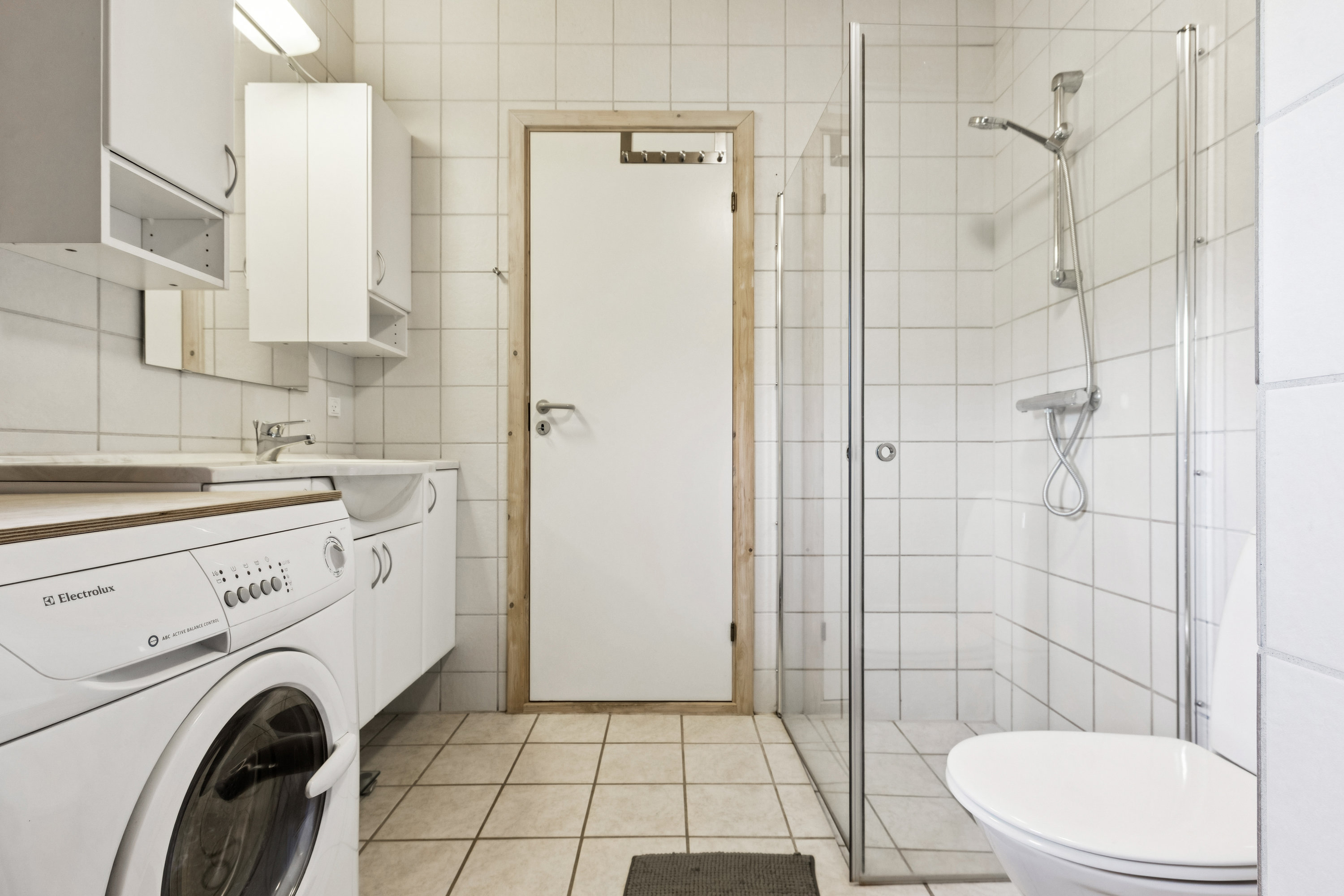 Fremhævet badeværelse billede i fuldskærmstilstand. Billede af Mågevej 40, Fuglslev, 8400 Ebeltoft