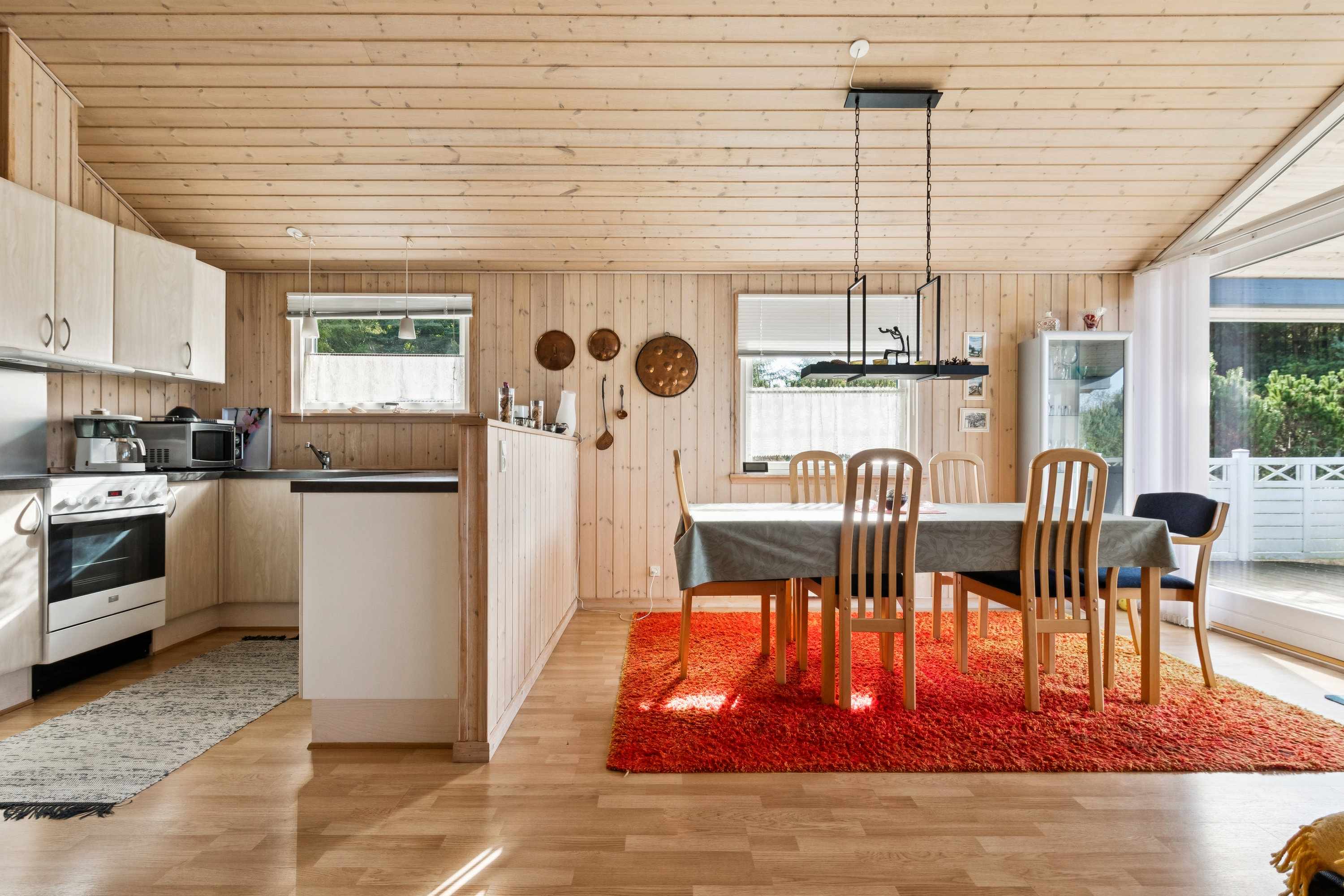 Fremhævet køkken billede i fuldskærmstilstand. Billede af Mågevej 40, Fuglslev, 8400 Ebeltoft