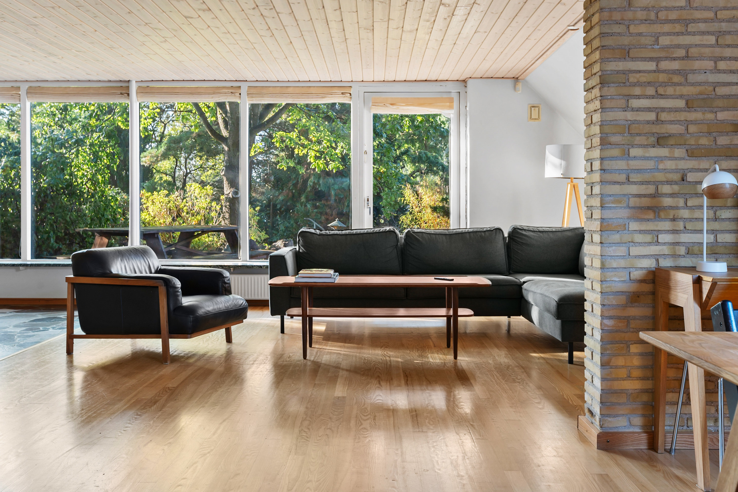 Fremhævet stue billede i fuldskærmstilstand. Billede af Pæremosevej 34, 2750 Ballerup