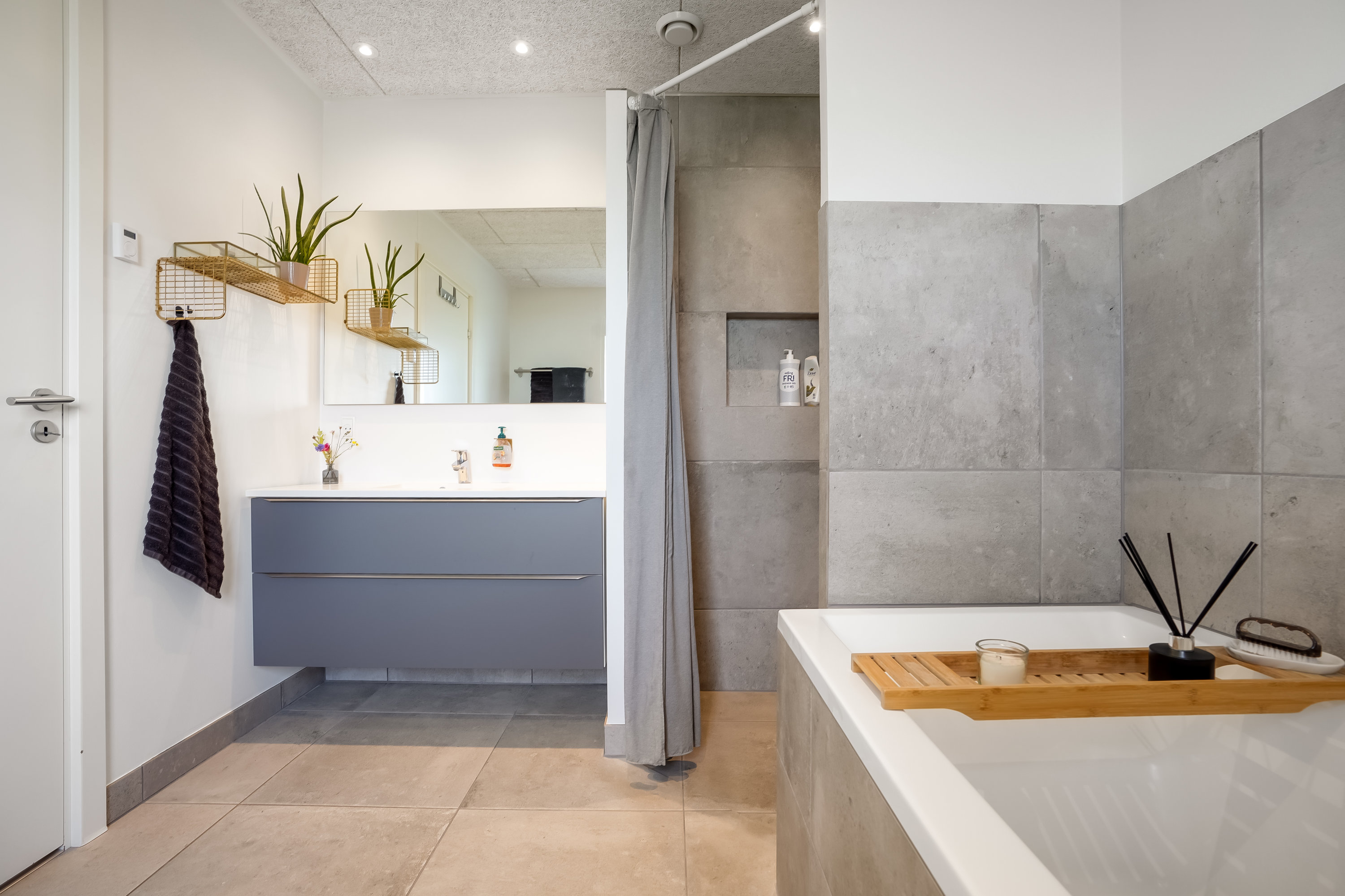 Fremhævet badeværelse billede i fuldskærmstilstand. Billede af Langhusvej 7, 7300 Jelling