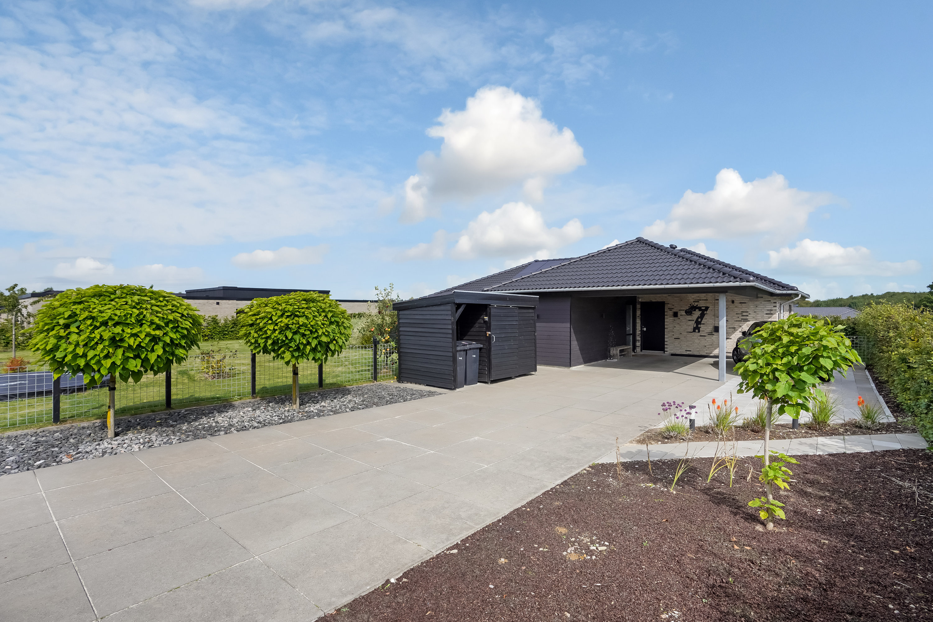 Fremhævet ejendommen billede i fuldskærmstilstand. Billede af Langhusvej 7, 7300 Jelling