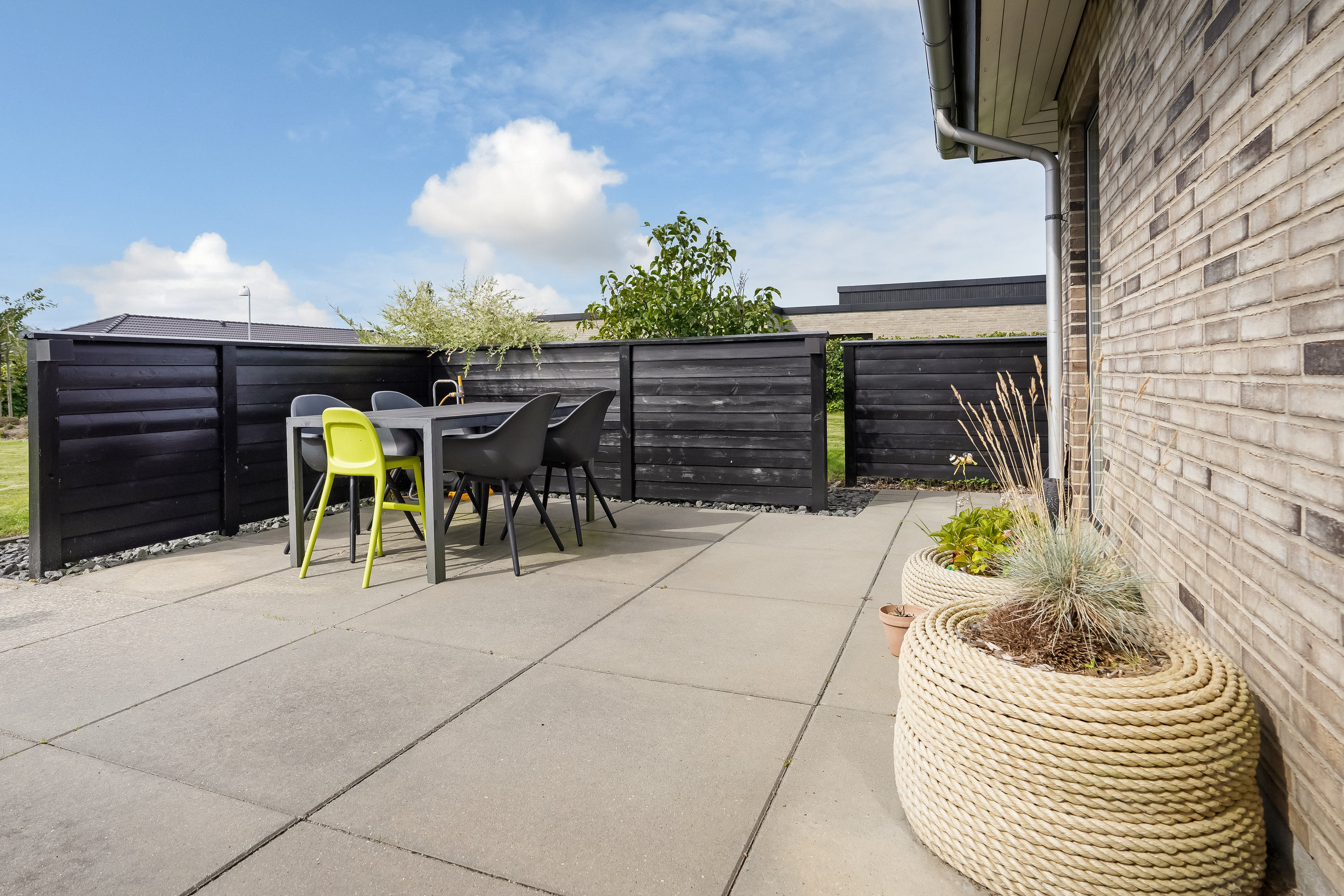 Fremhævet terrasse billede i fuldskærmstilstand. Billede af Langhusvej 7, 7300 Jelling