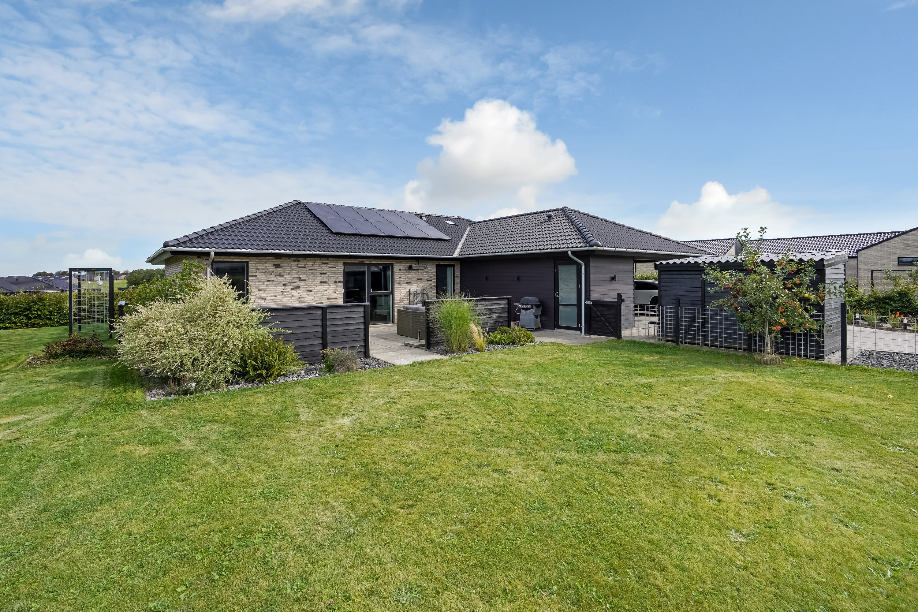 Fremhævet ejendommen billede i fuldskærmstilstand. Billede af Langhusvej 7, 7300 Jelling