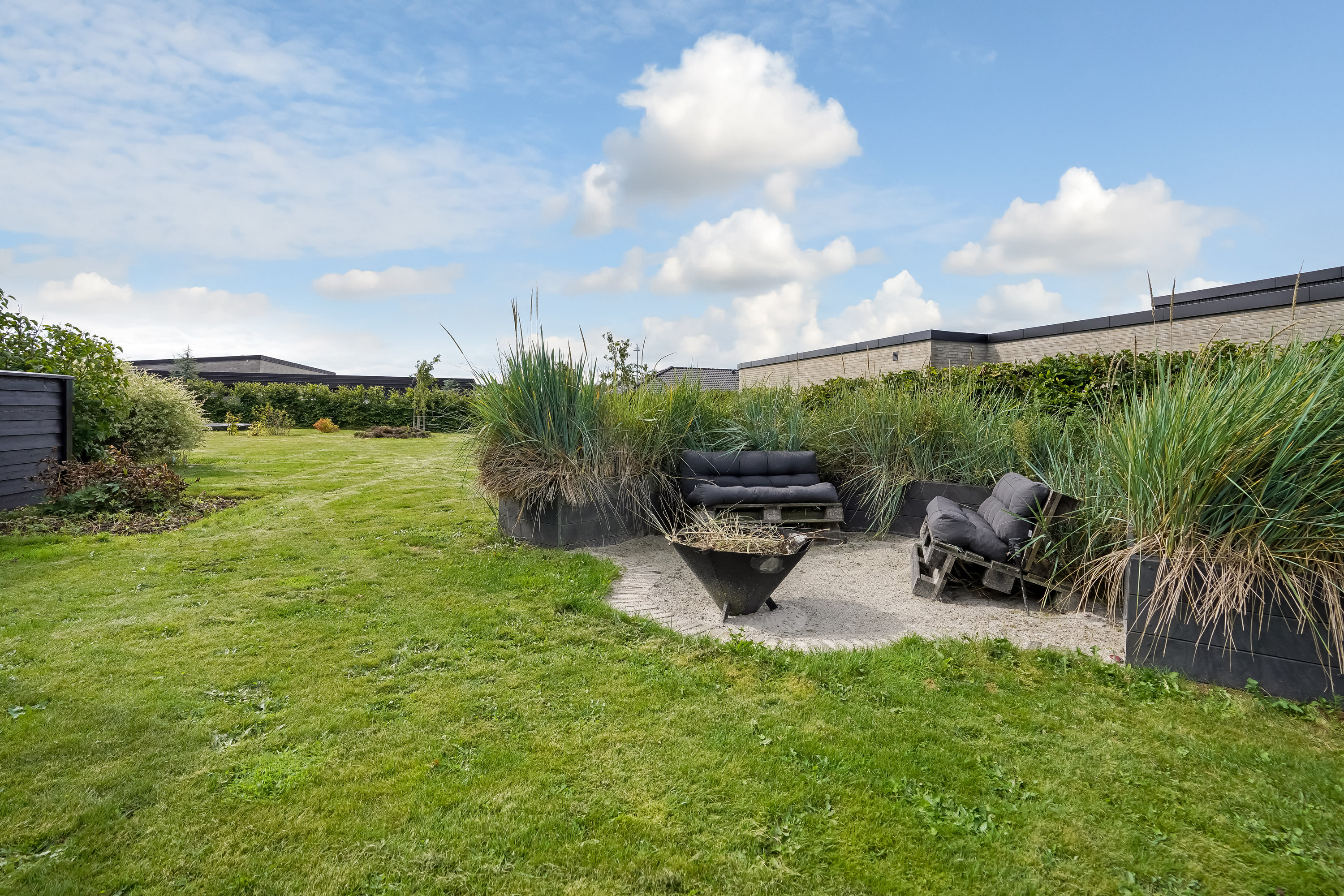 Fremhævet have billede i fuldskærmstilstand. Billede af Langhusvej 7, 7300 Jelling