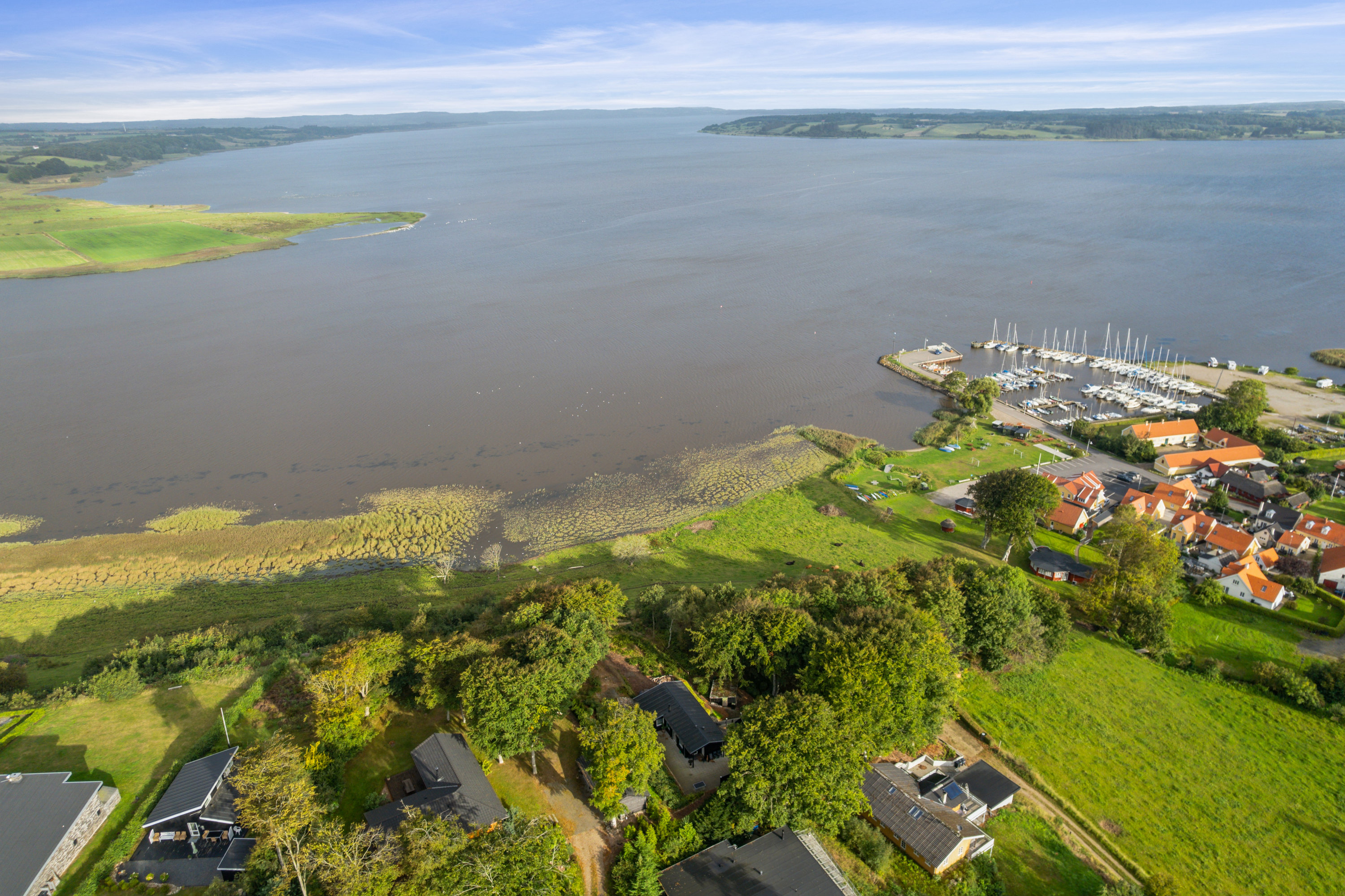 Fremhævet luftfoto billede i fuldskærmstilstand. Billede af Svanevej 4A, Hjarbæk, 8831 Løgstrup