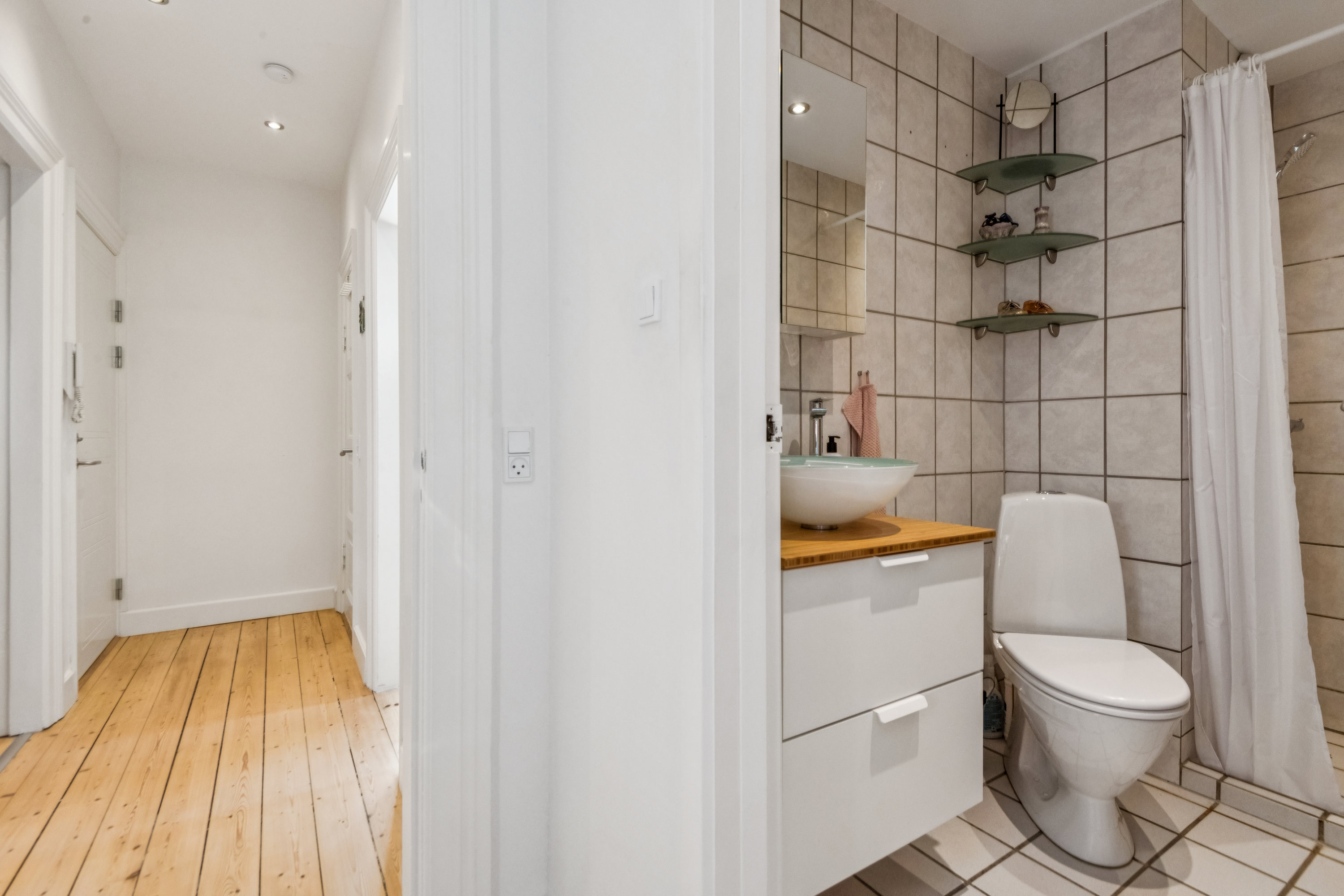 Fremhævet badeværelse billede i fuldskærmstilstand. Billede af Islandsgade 5, 2. th., 9000 Aalborg