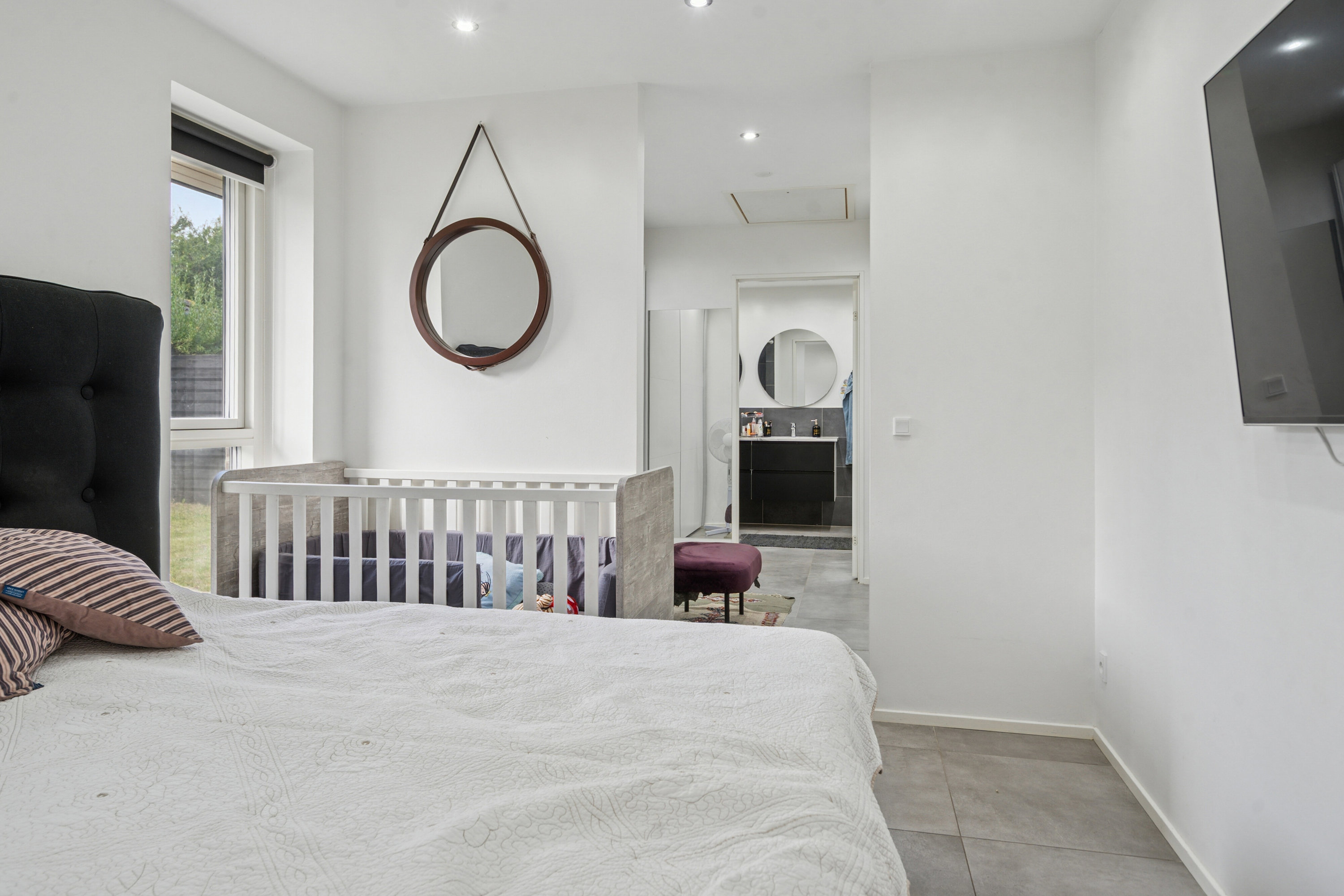 Fremhævet soveværelse billede i fuldskærmstilstand. Billede af Snedronningen 31, Seden, 5240 Odense NØ