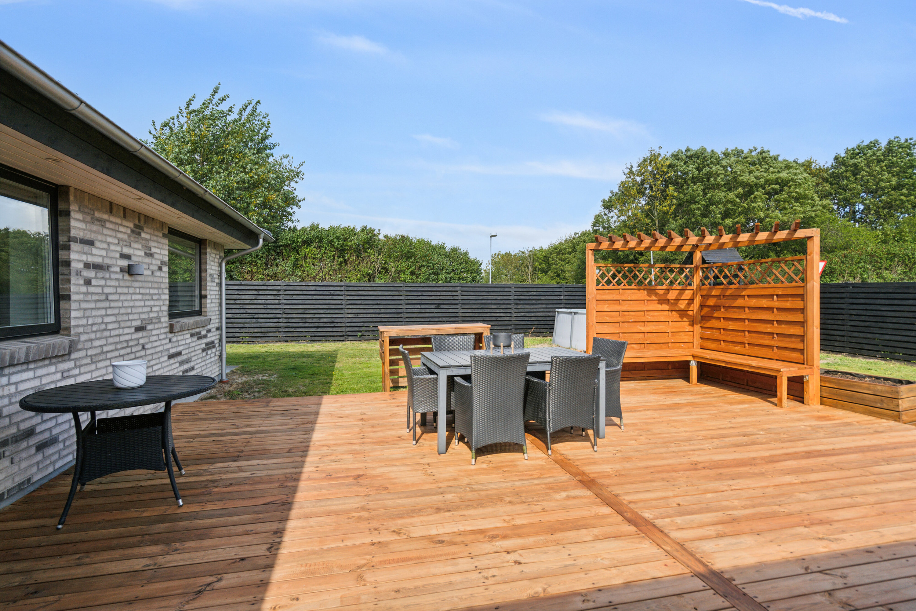 Fremhævet terrasse billede i fuldskærmstilstand. Billede af Snedronningen 31, Seden, 5240 Odense NØ