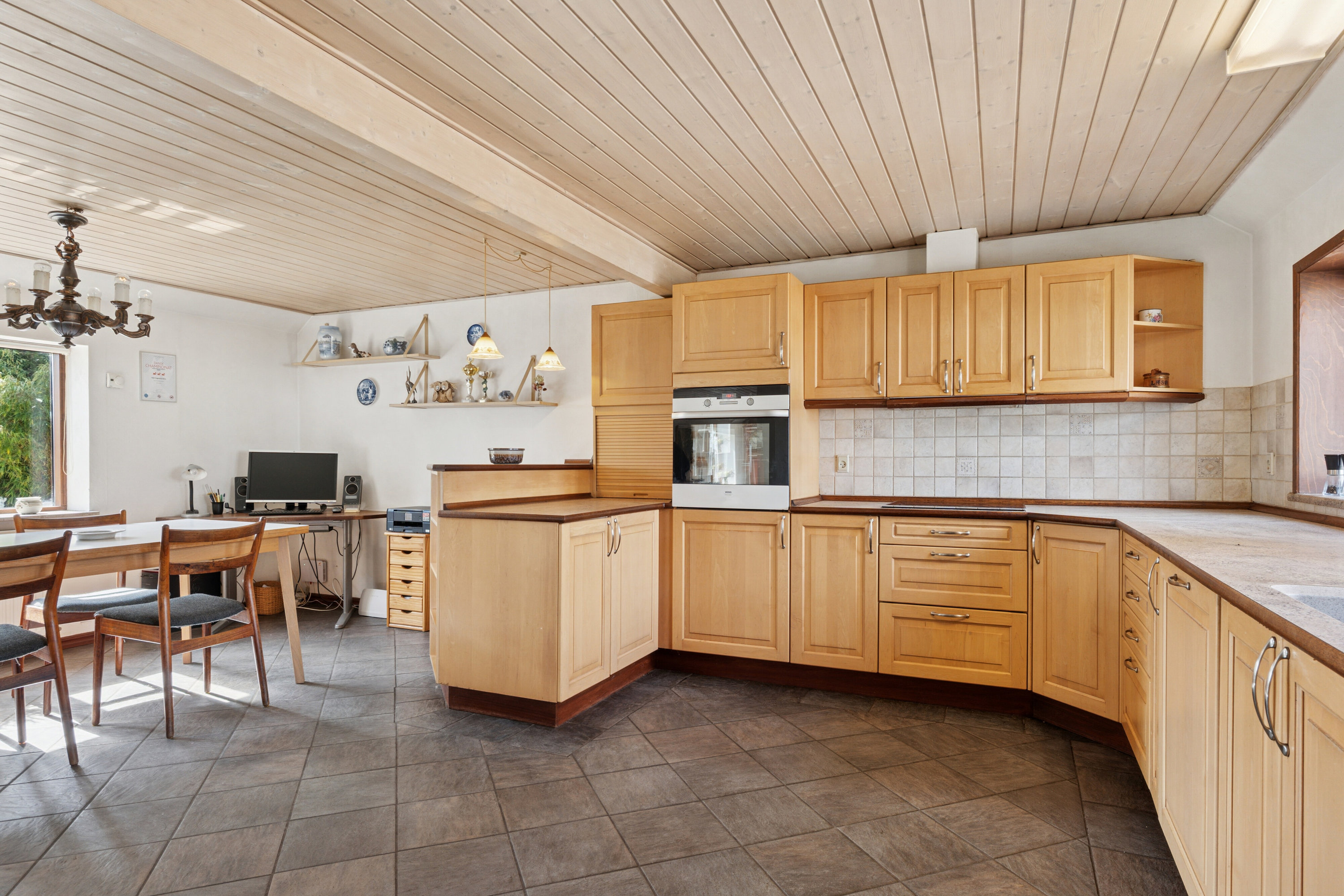 Fremhævet køkken billede i fuldskærmstilstand. Billede af Stokholmvej 146, 9870 Sindal