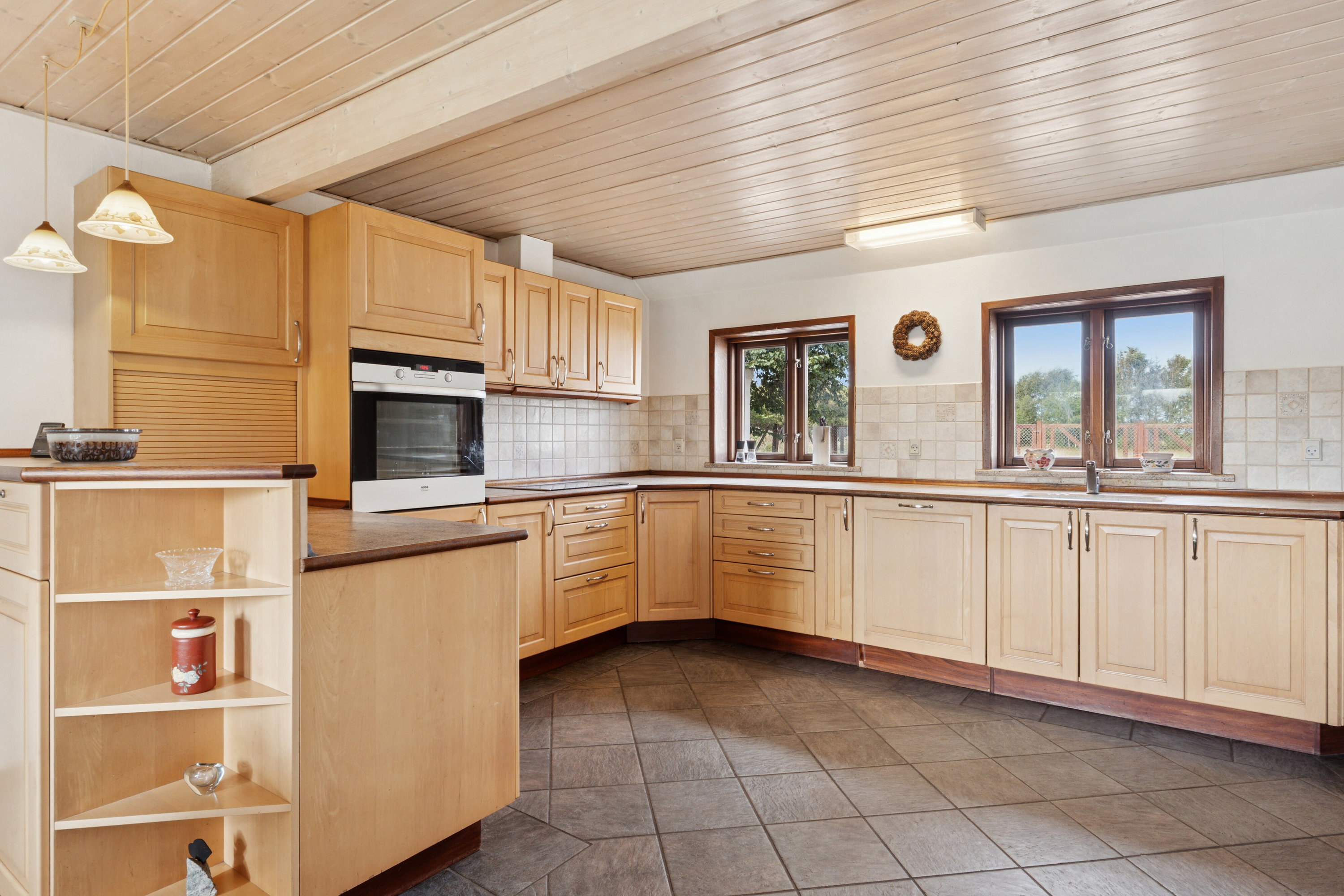 Fremhævet køkken billede i fuldskærmstilstand. Billede af Stokholmvej 146, 9870 Sindal