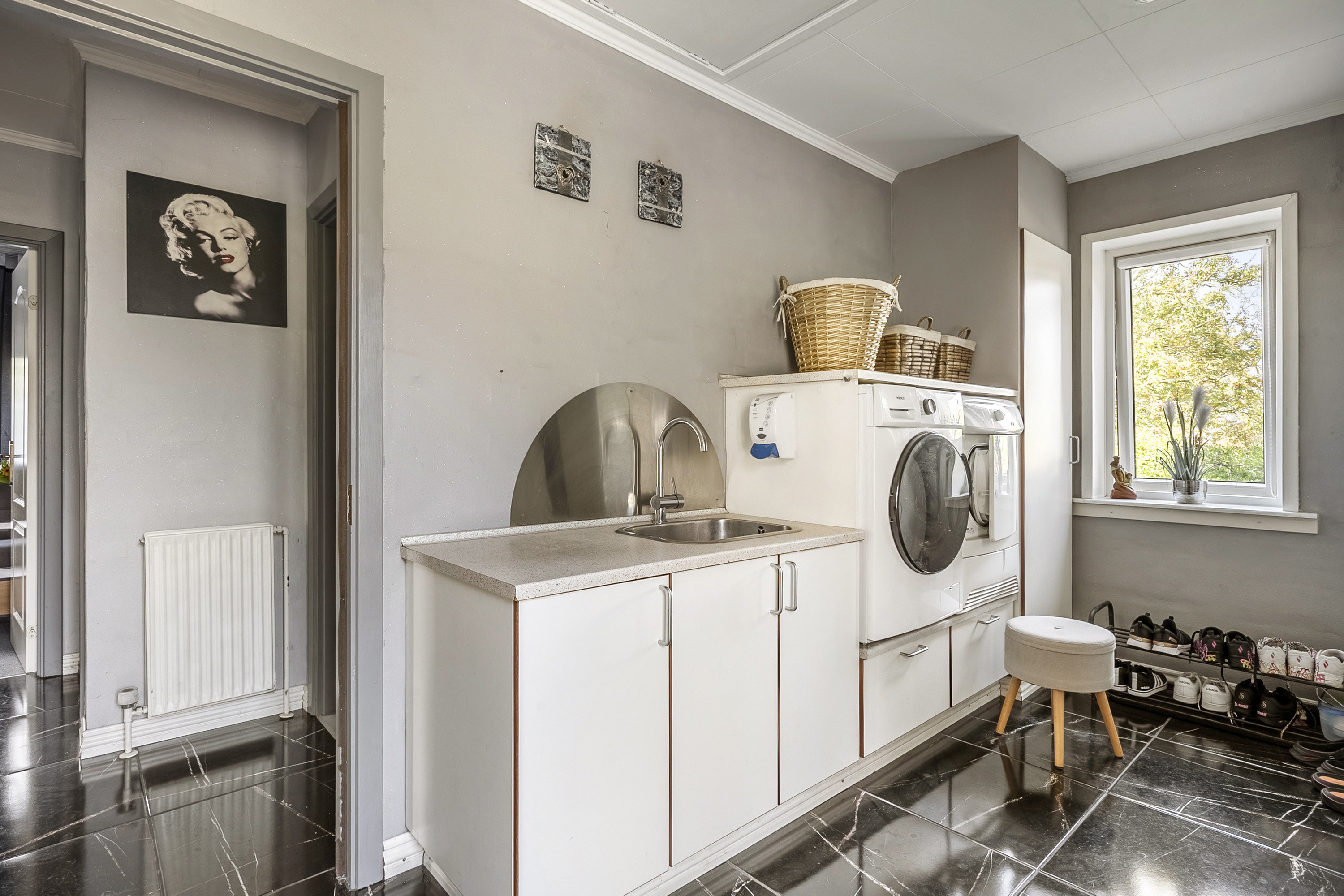 Fremhævet værelse billede i fuldskærmstilstand. Billede af Bøgevej 3, 6862 Tistrup