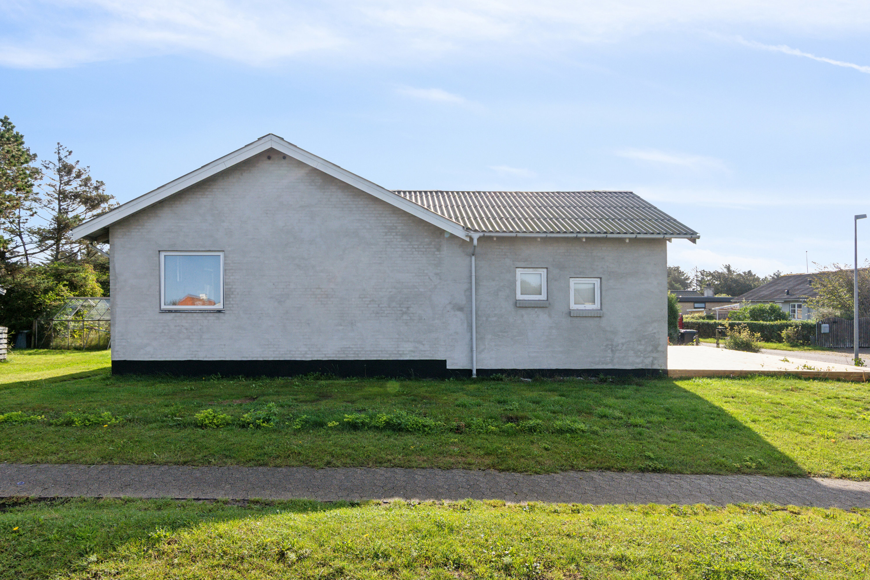 Fremhævet set fra haven billede i fuldskærmstilstand. Billede af Bellisvænget 1, 7730 Hanstholm