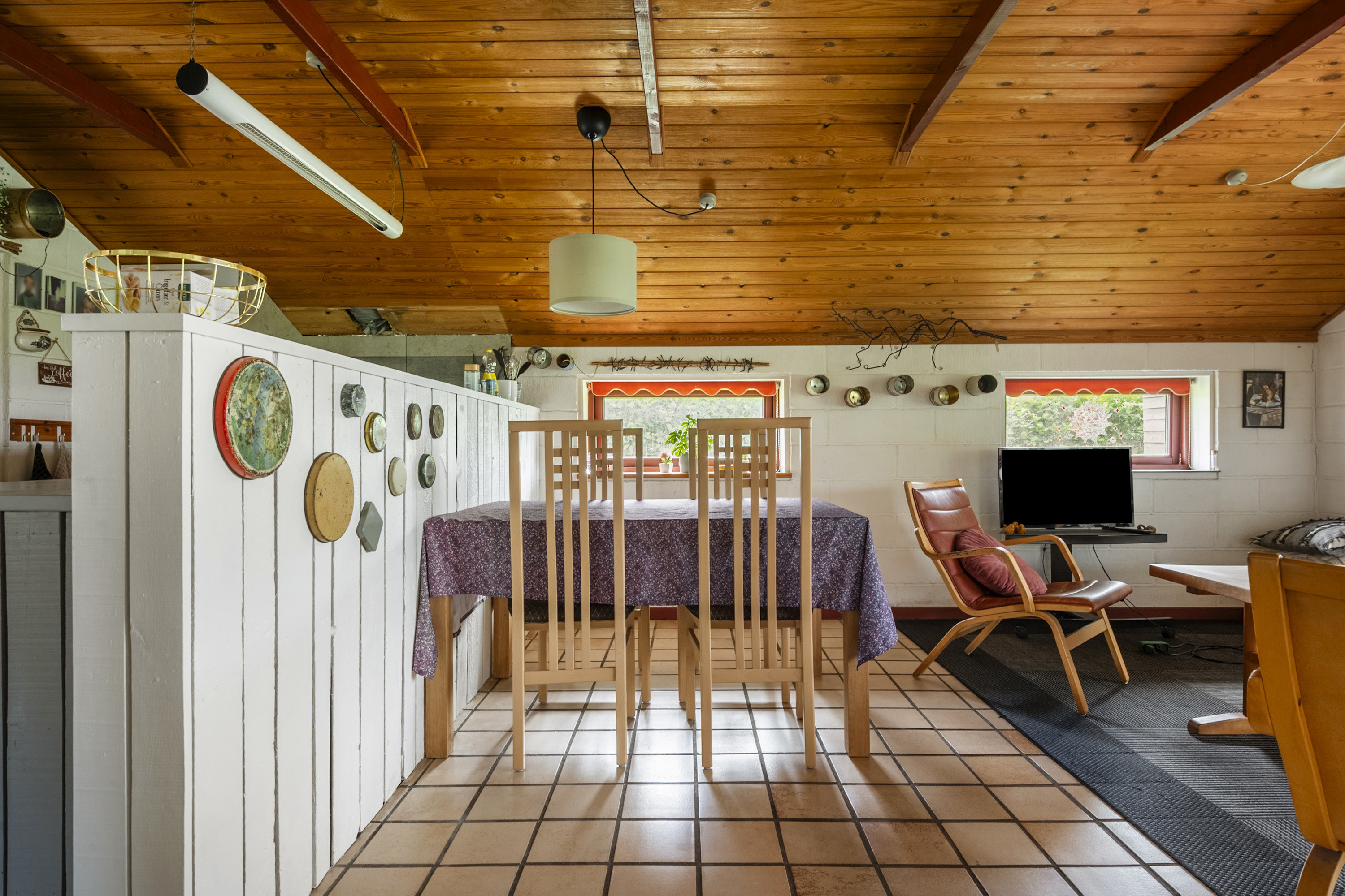 Fremhævet spisestue billede i fuldskærmstilstand. Billede af Engagervej 78, Dyngby Strand, 8300 Odder