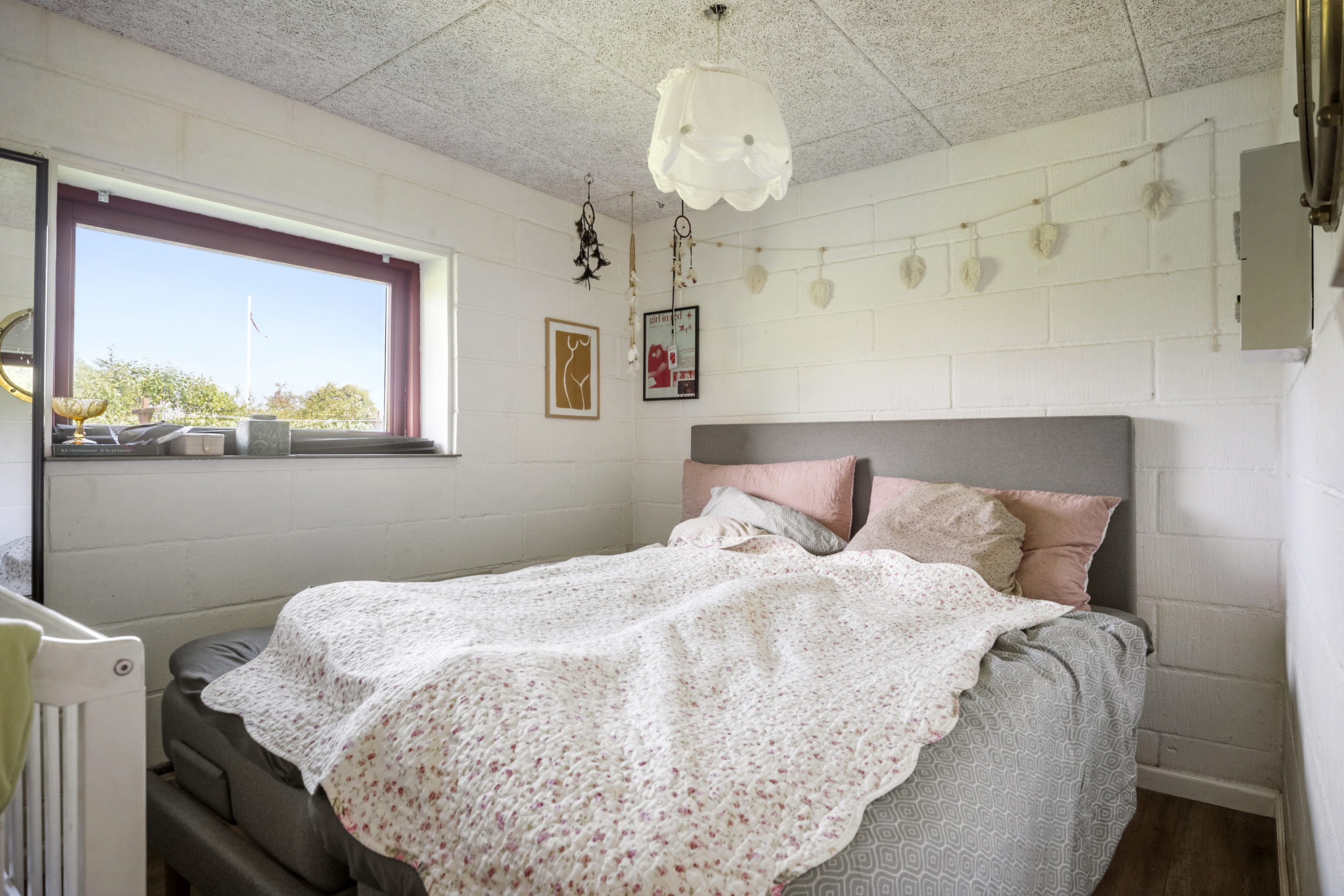 Fremhævet soveværelse billede i fuldskærmstilstand. Billede af Engagervej 78, Dyngby Strand, 8300 Odder