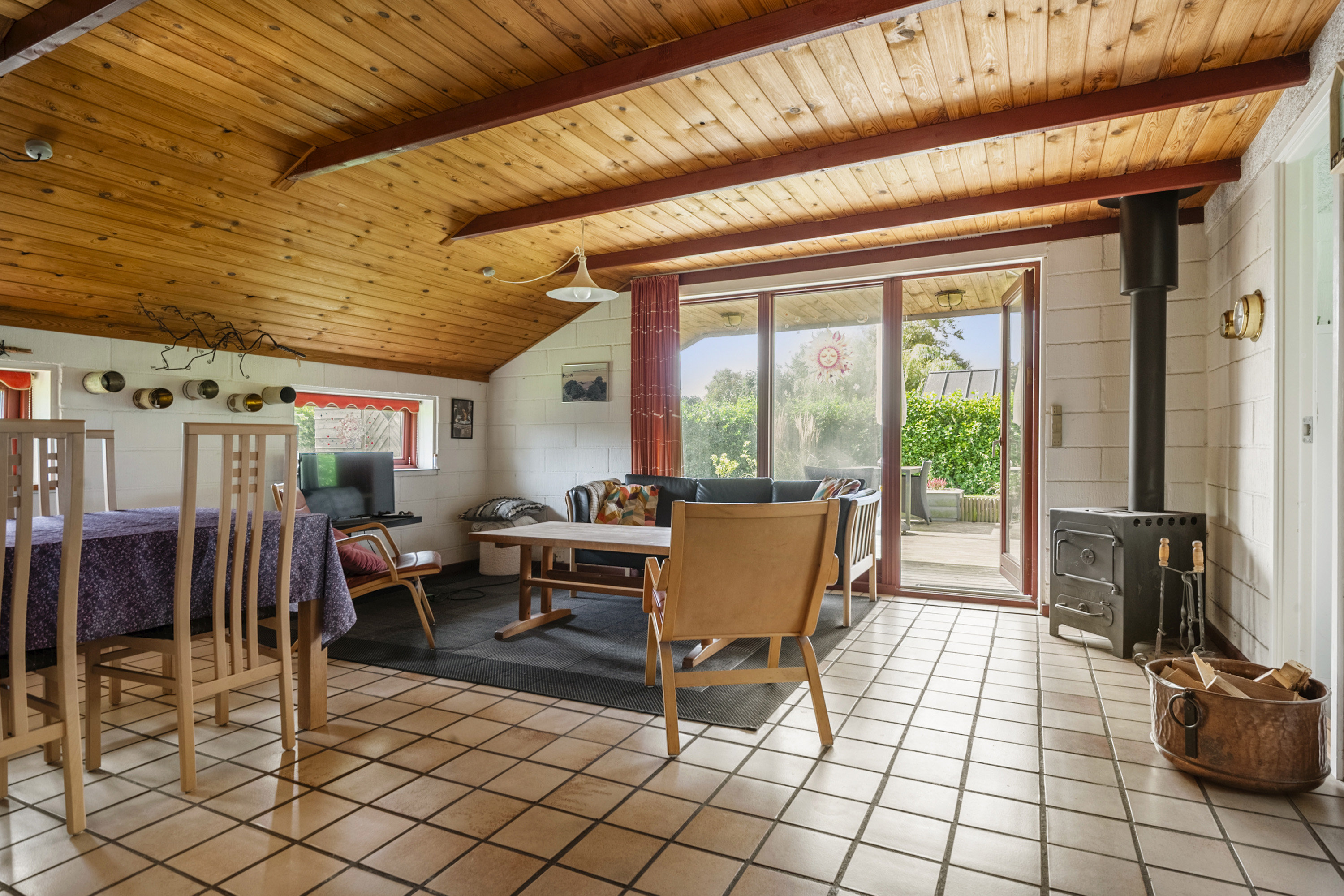 Fremhævet stue billede i fuldskærmstilstand. Billede af Engagervej 78, Dyngby Strand, 8300 Odder