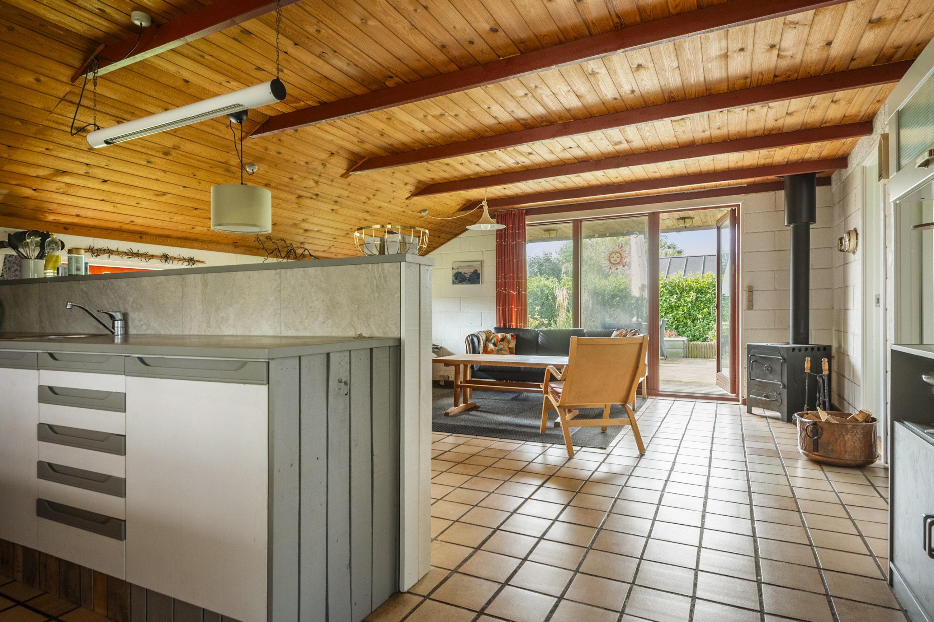 Fremhævet stue billede i fuldskærmstilstand. Billede af Engagervej 78, Dyngby Strand, 8300 Odder