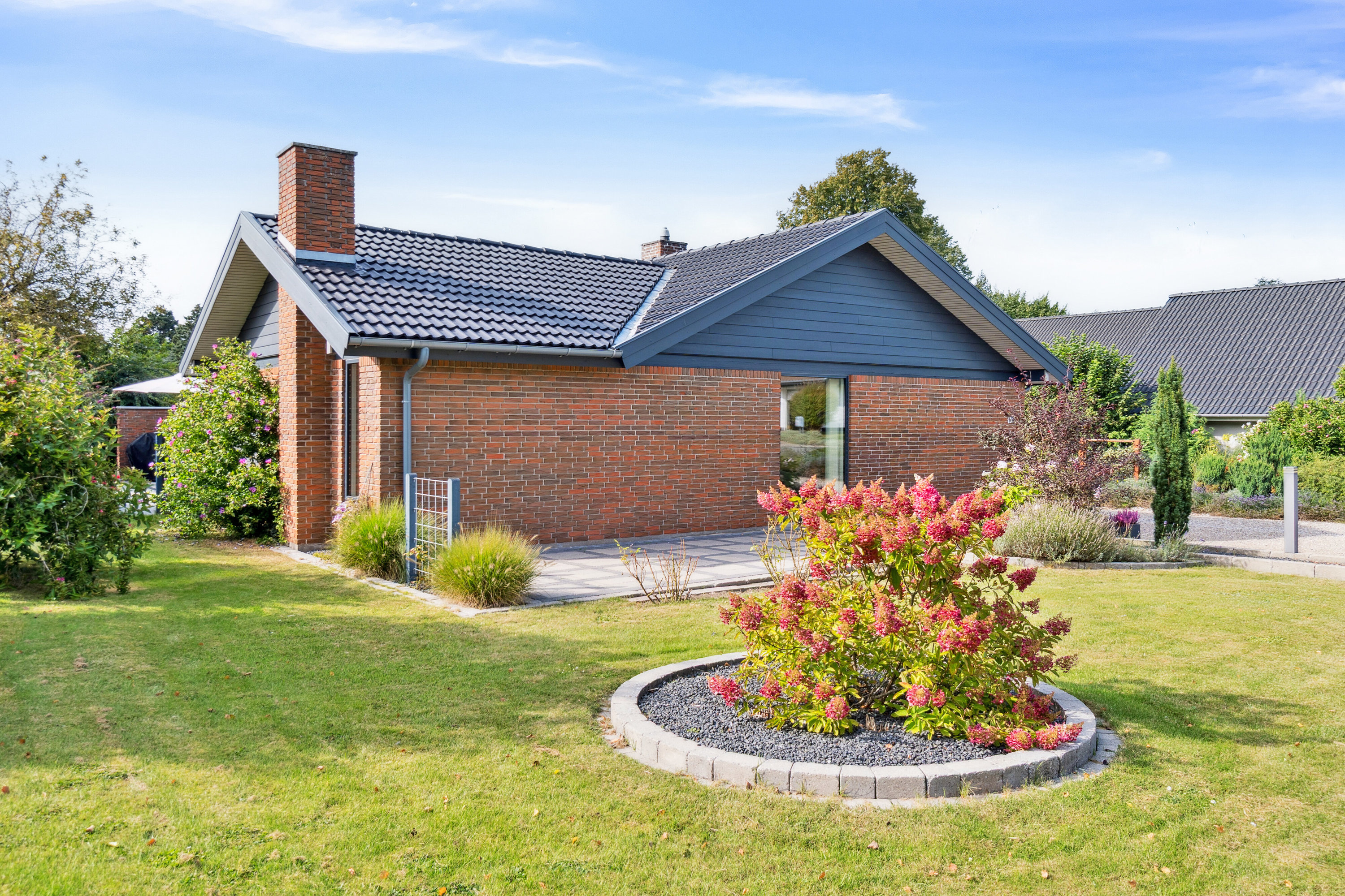 Fremhævet set fra haven billede i fuldskærmstilstand. Billede af Ålandsvej 3, 4200 Slagelse