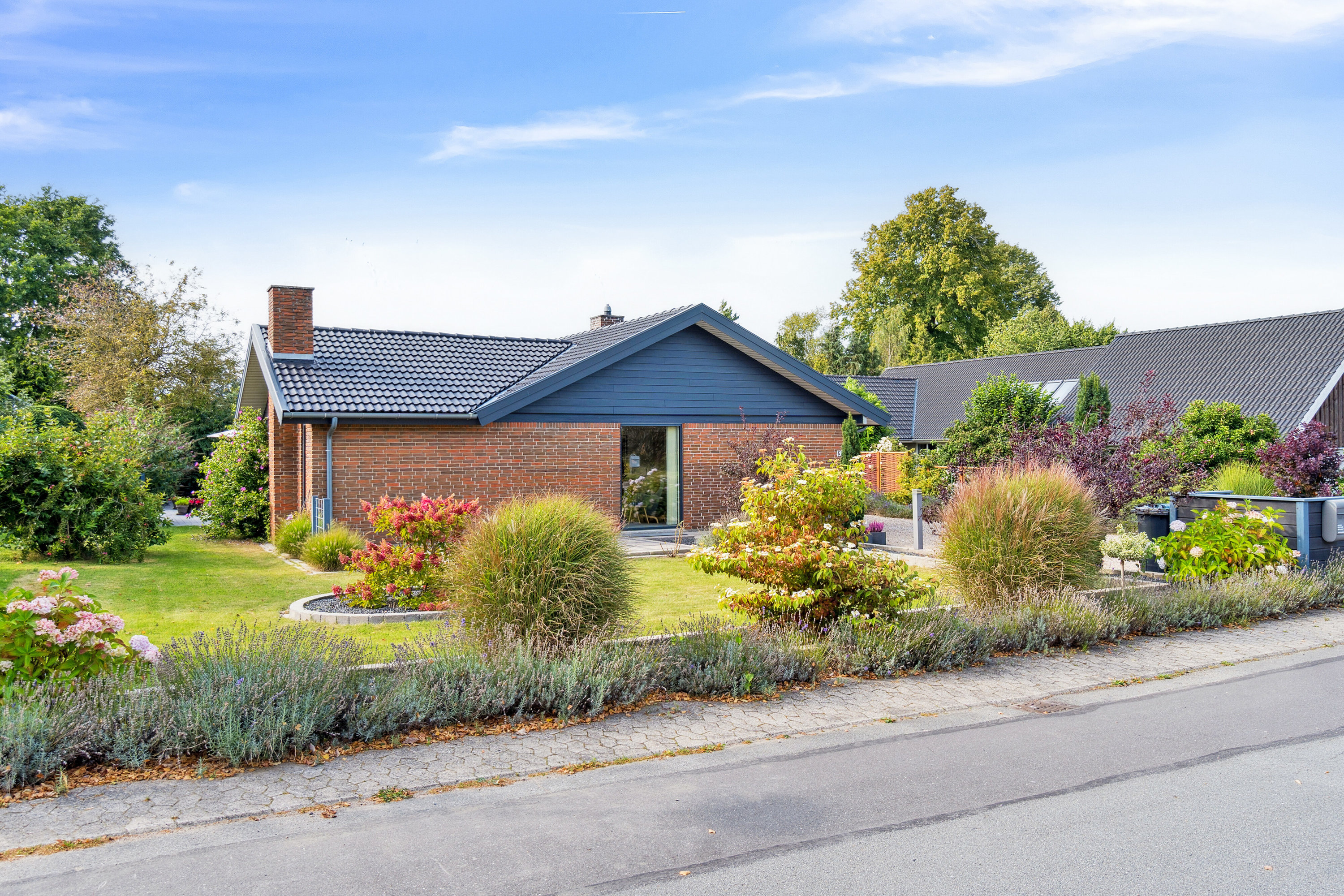 Fremhævet set fra vejen billede i fuldskærmstilstand. Billede af Ålandsvej 3, 4200 Slagelse