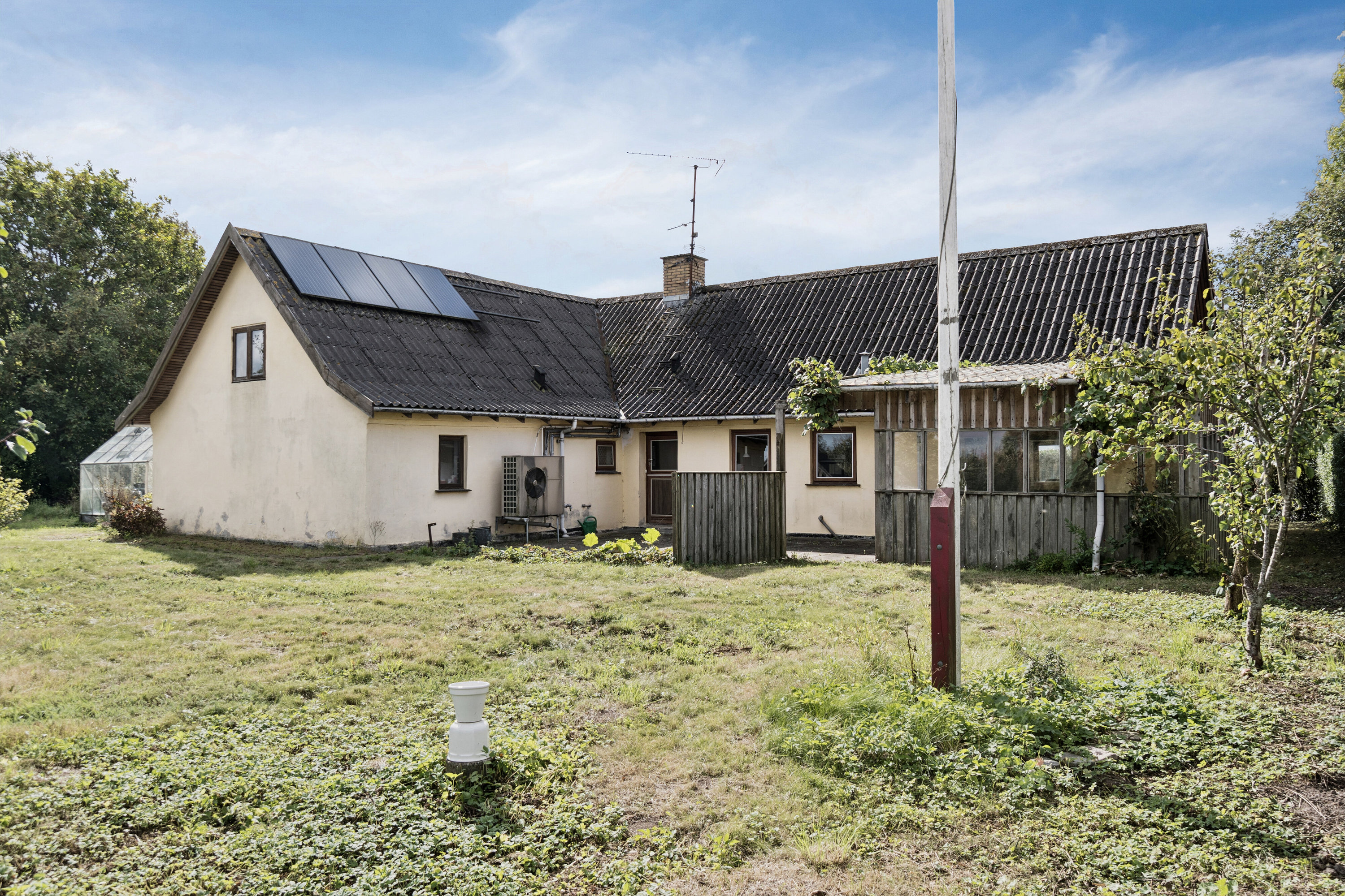 Fremhævet set fra haven billede i fuldskærmstilstand. Billede af Landevejen 79, Tuse, 4532 Gislinge