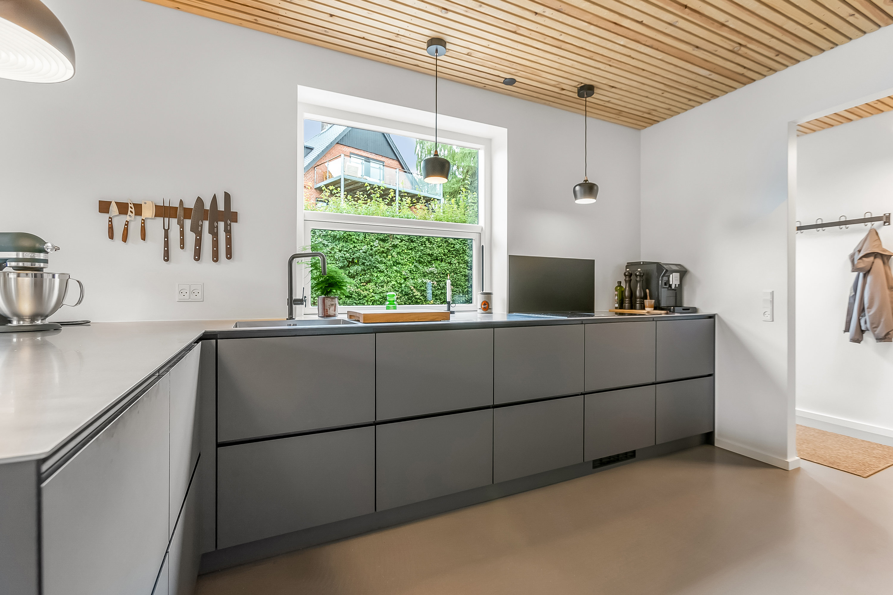 Fremhævet køkken billede i fuldskærmstilstand. Billede af Viemosevej 5C, Bredballe, 7120 Vejle Øst