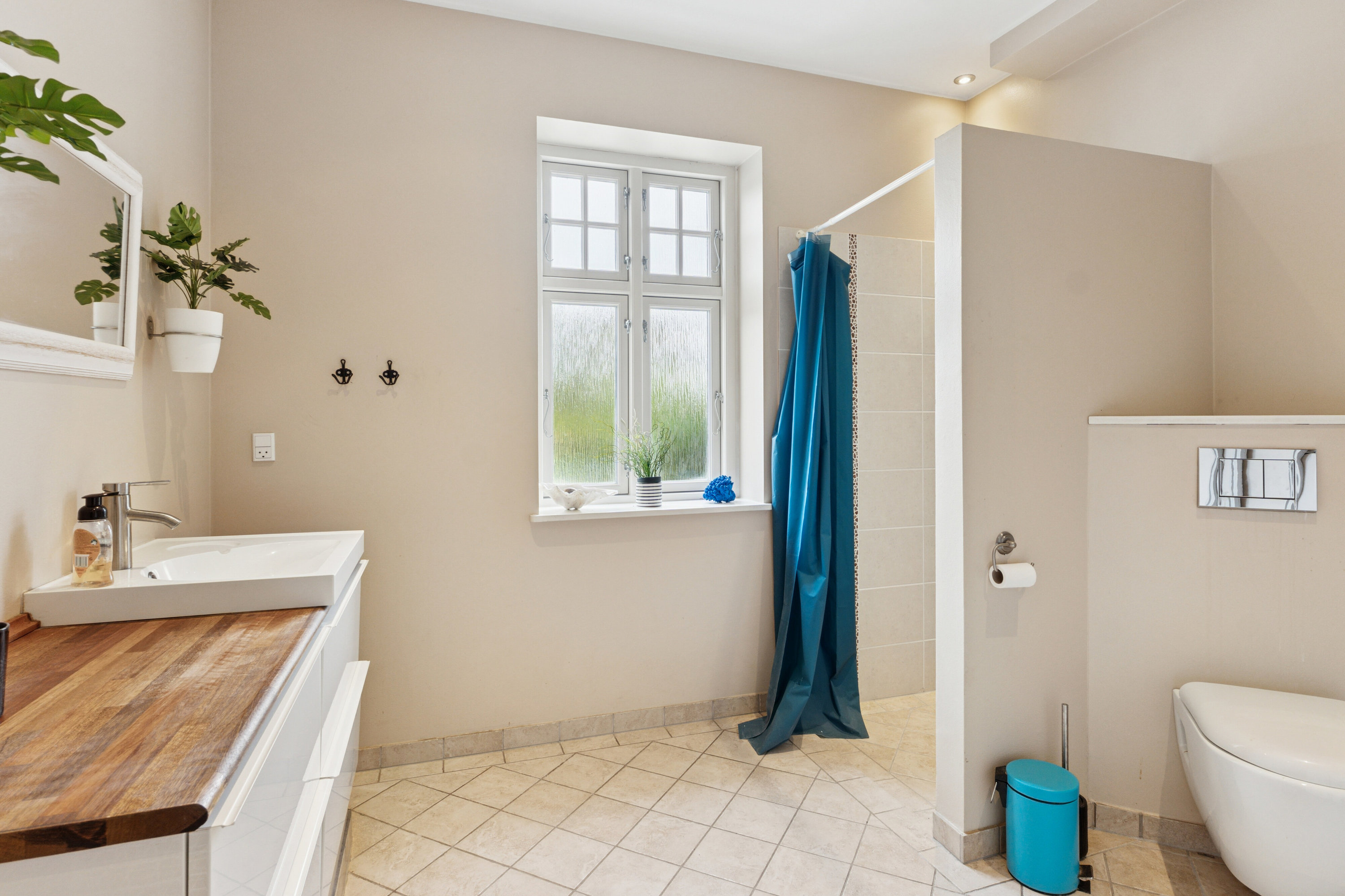 Fremhævet badeværelse billede i fuldskærmstilstand. Billede af Strandvejen 48, 4654 Faxe Ladeplads