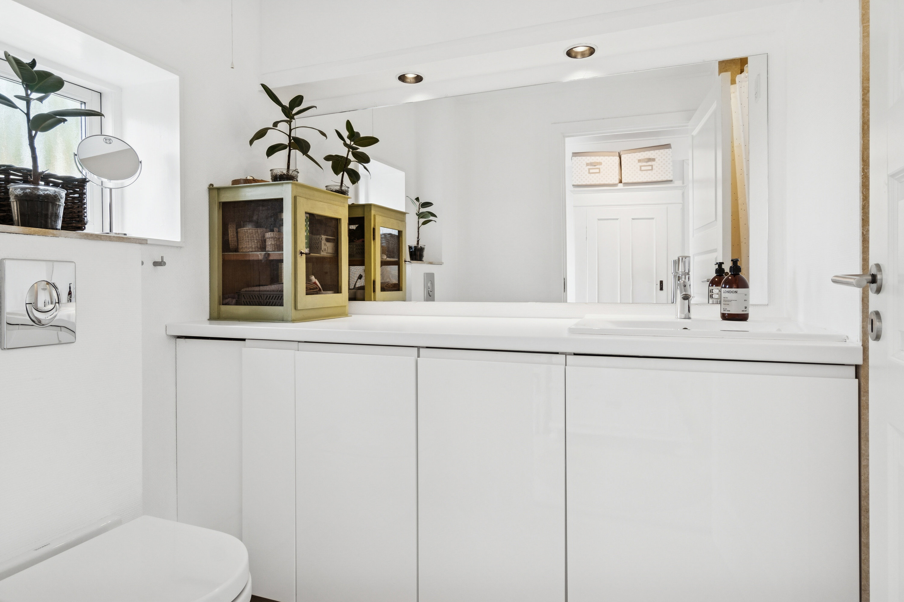 Fremhævet toilet billede i fuldskærmstilstand. Billede af Fenrisvej 68, Allerup, 4300 Holbæk