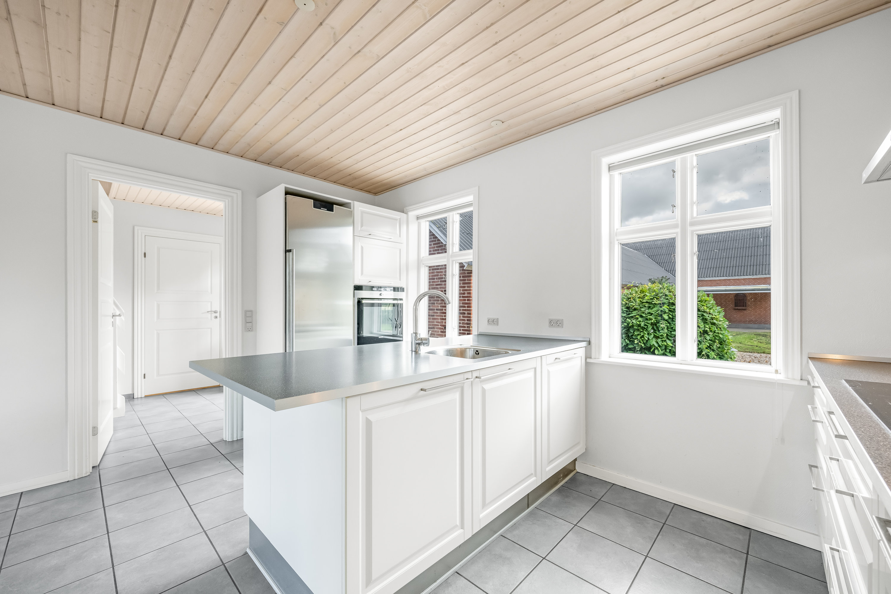 Fremhævet køkken billede i fuldskærmstilstand. Billede af Videbækvej 2, Faster, 6900 Skjern