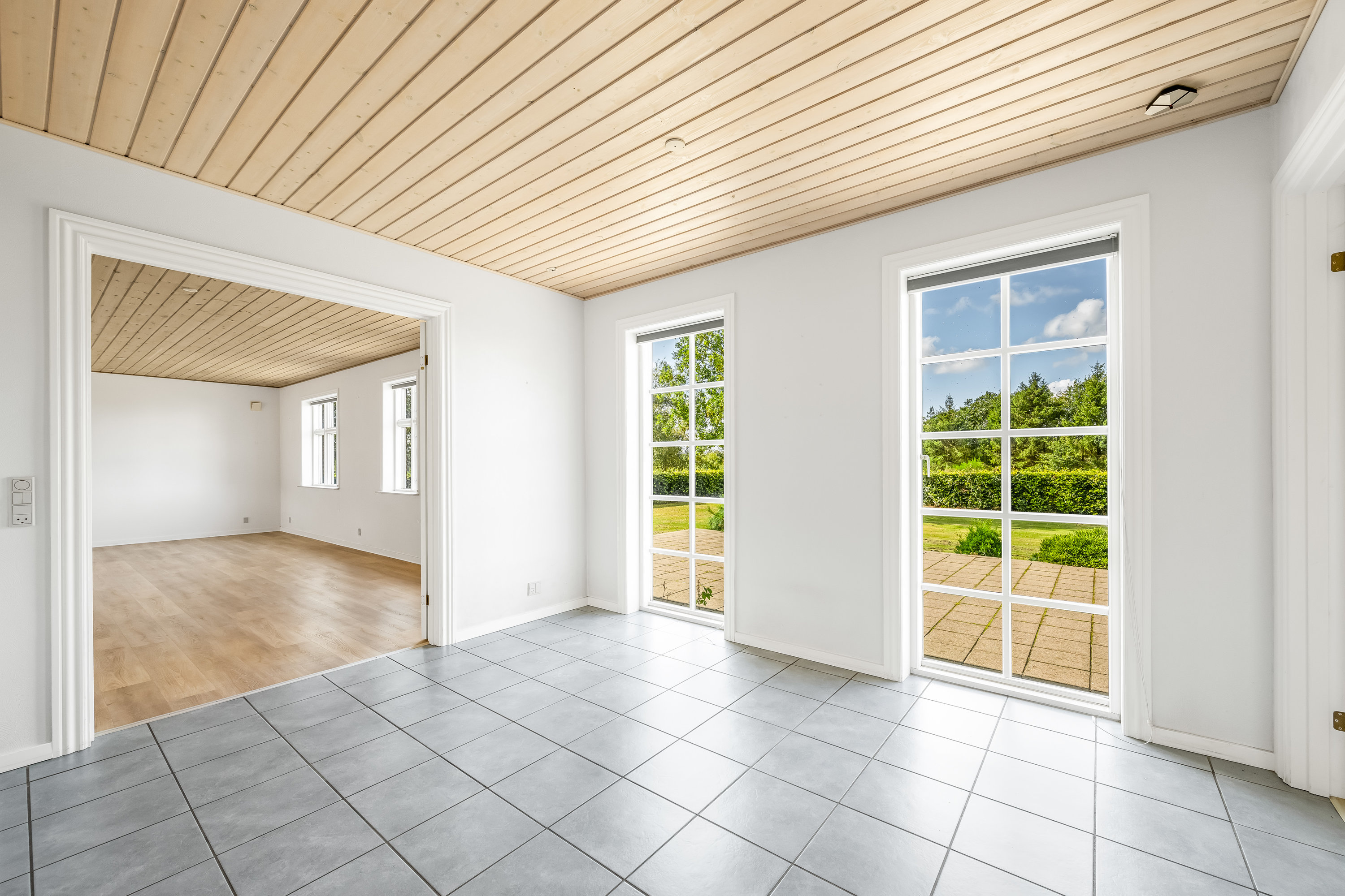 Fremhævet stue billede i fuldskærmstilstand. Billede af Videbækvej 2, Faster, 6900 Skjern