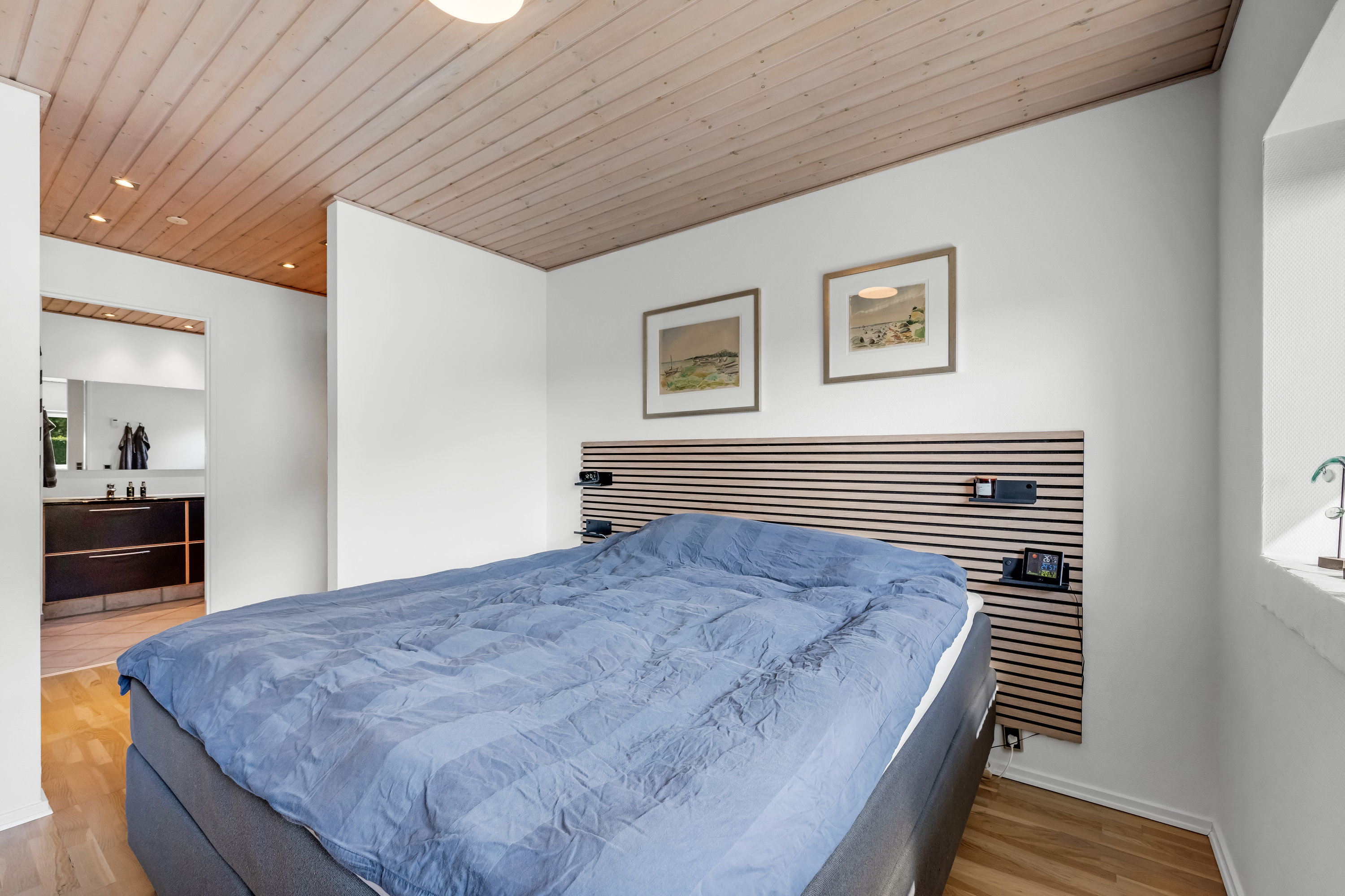 Fremhævet soveværelse billede i fuldskærmstilstand. Billede af Blæsenborg Alle 37, Rindum, 6950 Ringkøbing