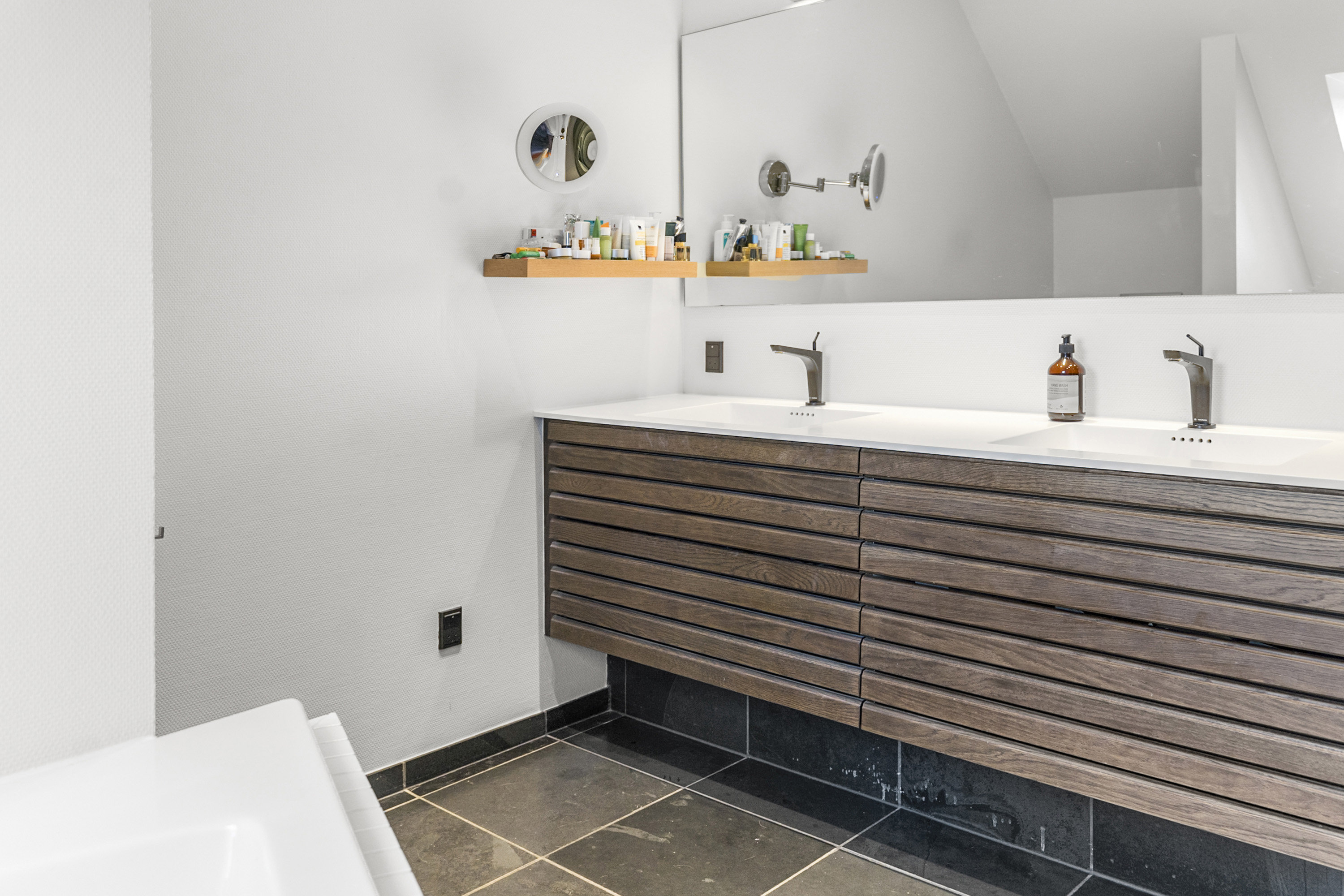 Fremhævet badeværelse billede i fuldskærmstilstand. Billede af Loddenhøjvej 110, Barsmark, 6200 Aabenraa