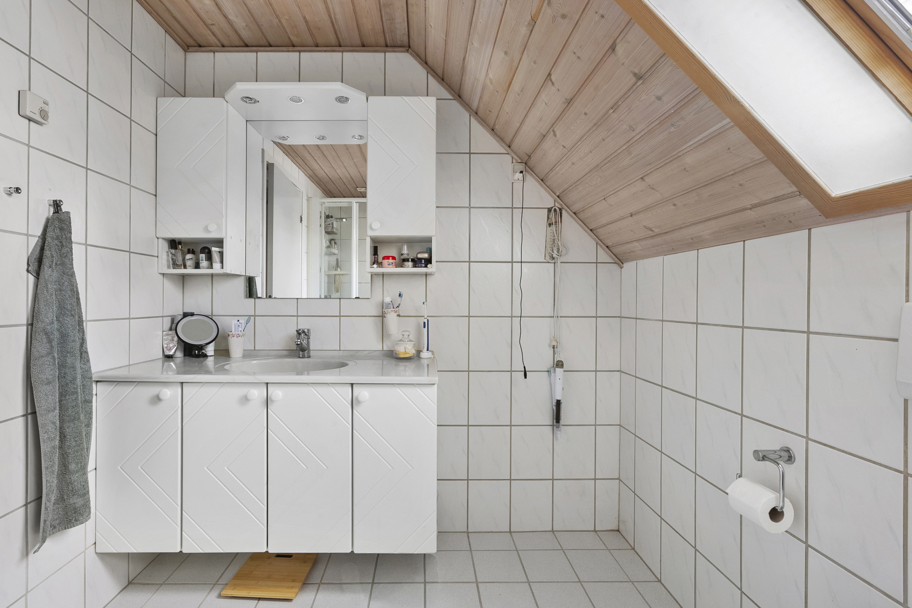 Fremhævet badeværelse billede i fuldskærmstilstand. Billede af Borgmesterløkken 46, 6200 Aabenraa