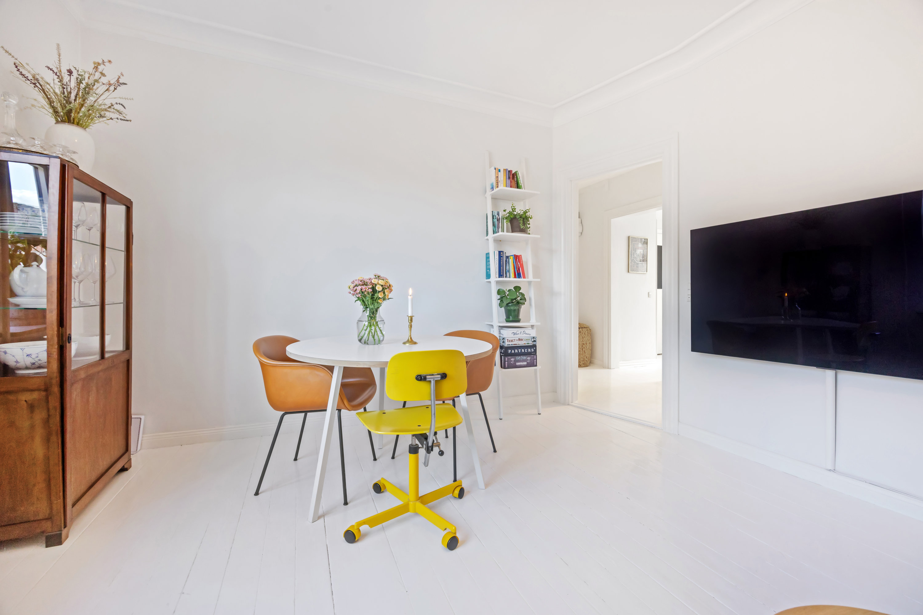 Fremhævet stue billede i fuldskærmstilstand. Billede af Møensgade 2, 1. th., 9000 Aalborg