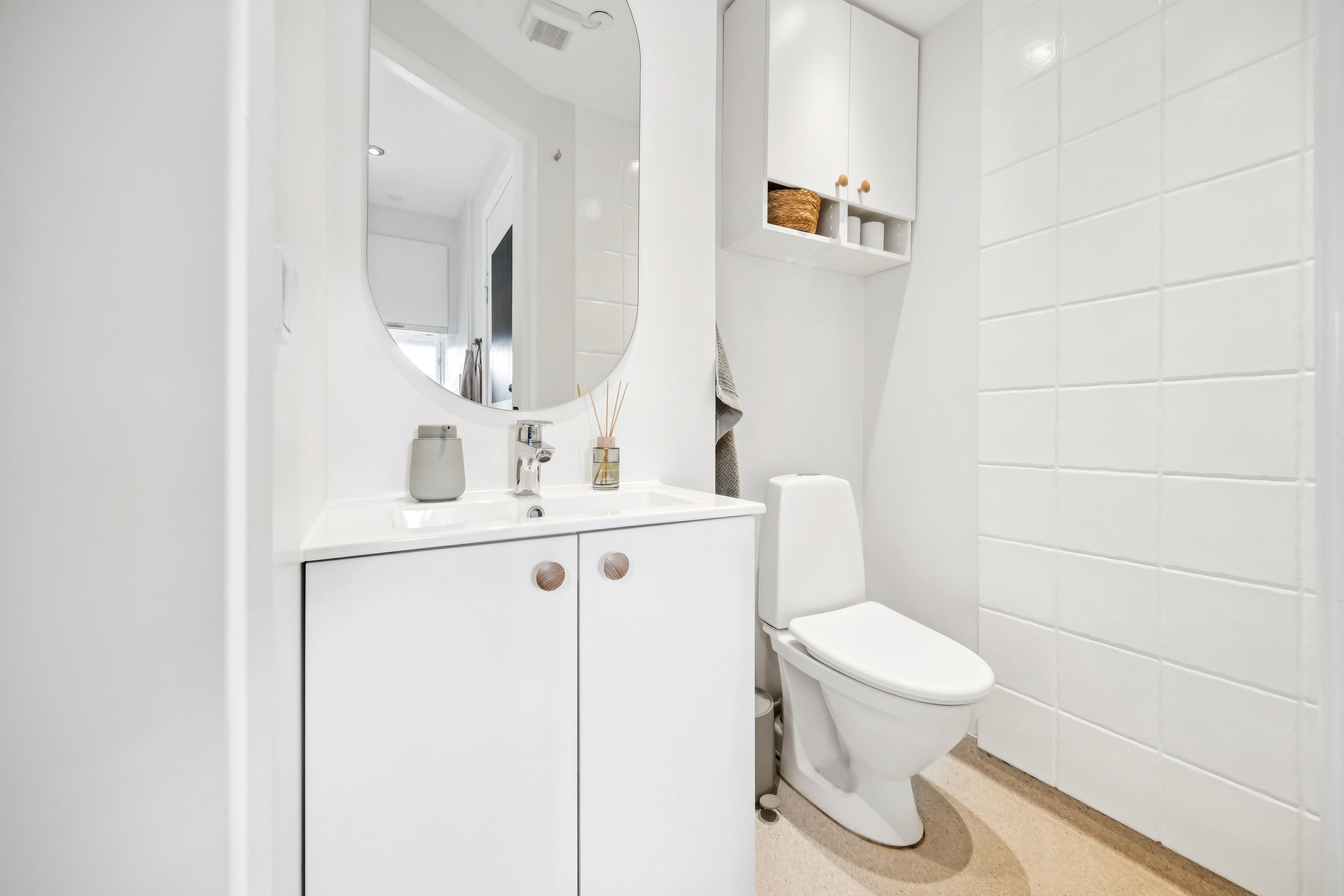 Fremhævet badeværelse billede i fuldskærmstilstand. Billede af Møensgade 2, 1. th., 9000 Aalborg