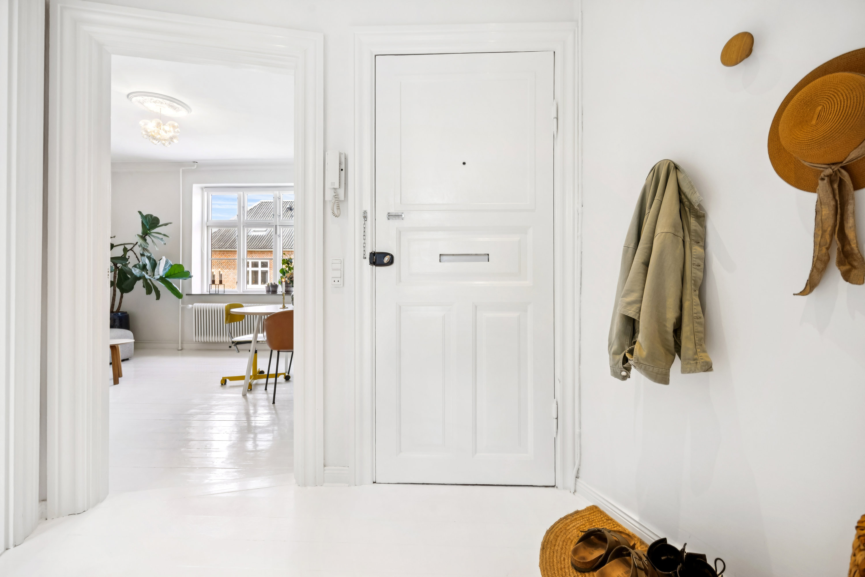 Fremhævet entré billede i fuldskærmstilstand. Billede af Møensgade 2, 1. th., 9000 Aalborg