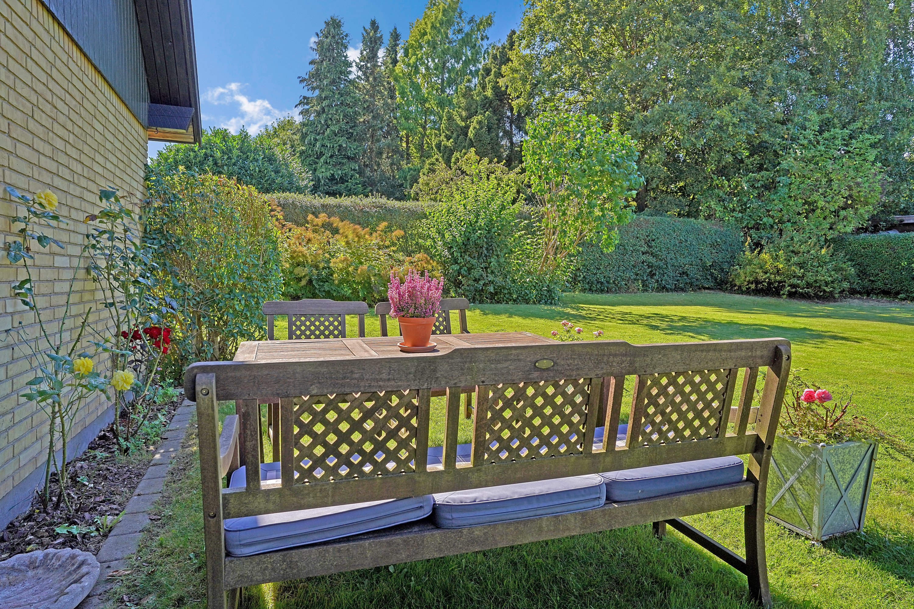 Fremhævet have billede i fuldskærmstilstand. Billede af Nørreskovvang 67B, 3500 Værløse