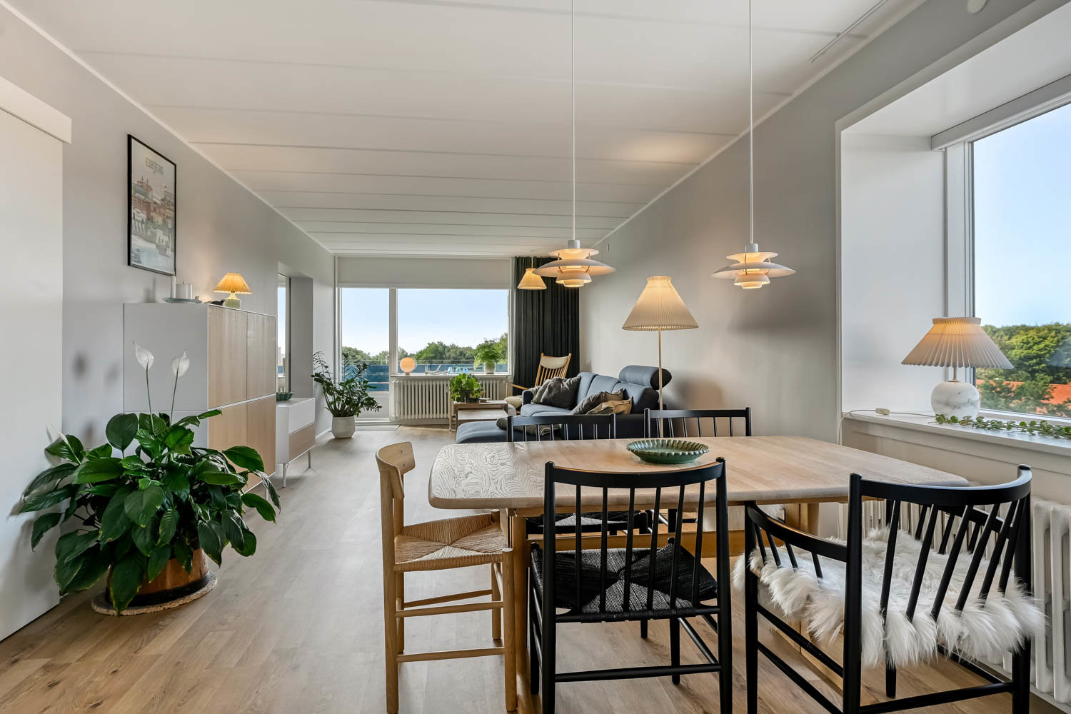 Fremhævet stue billede i fuldskærmstilstand. Billede af Skoleparken 7, 5. th., 6705 Esbjerg Ø