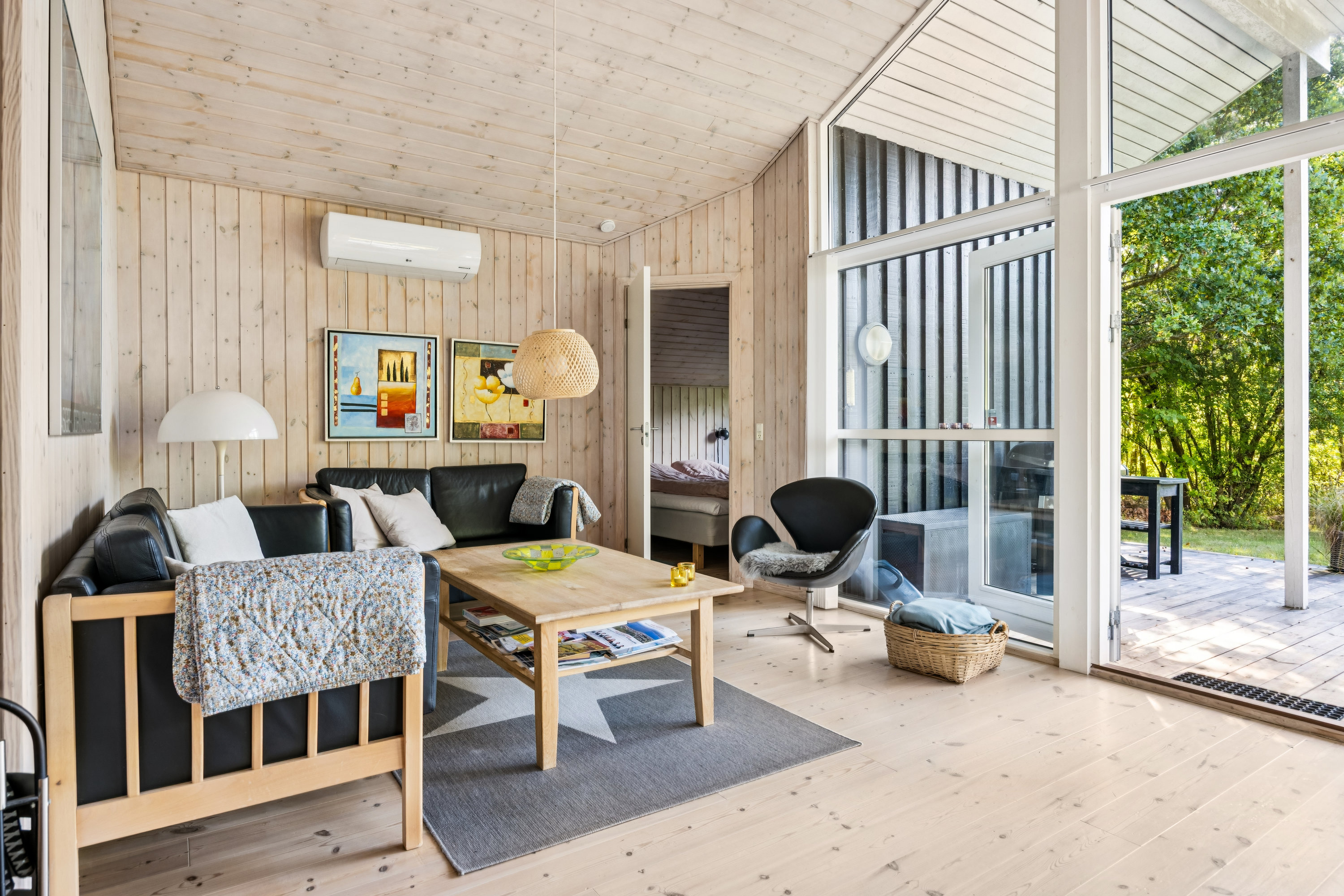 Fremhævet stue billede i fuldskærmstilstand. Billede af Ndr. Lyngsbækvej 26, Lyngsbæk, 8400 Ebeltoft