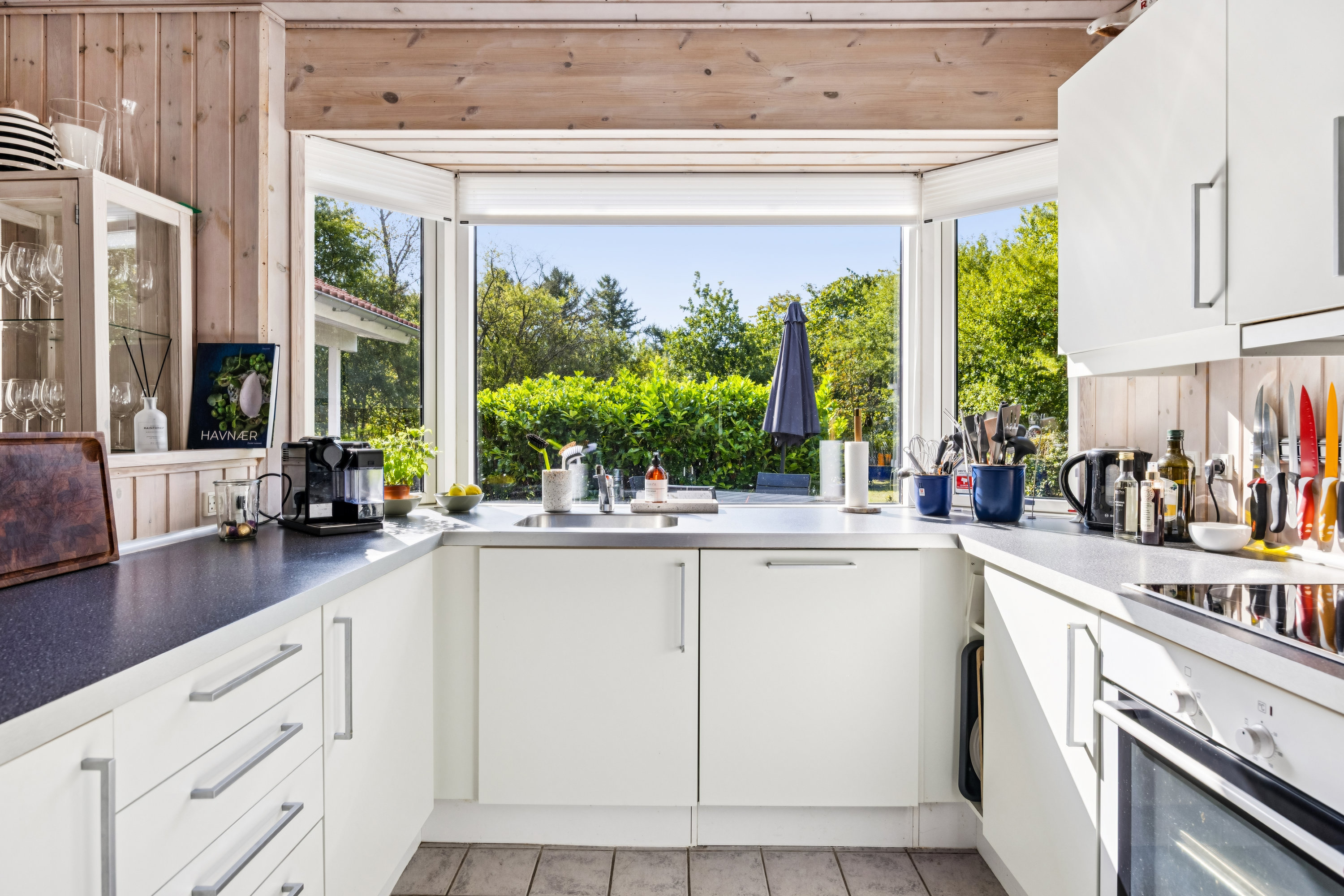 Fremhævet køkken billede i fuldskærmstilstand. Billede af Ndr. Lyngsbækvej 26, Lyngsbæk, 8400 Ebeltoft