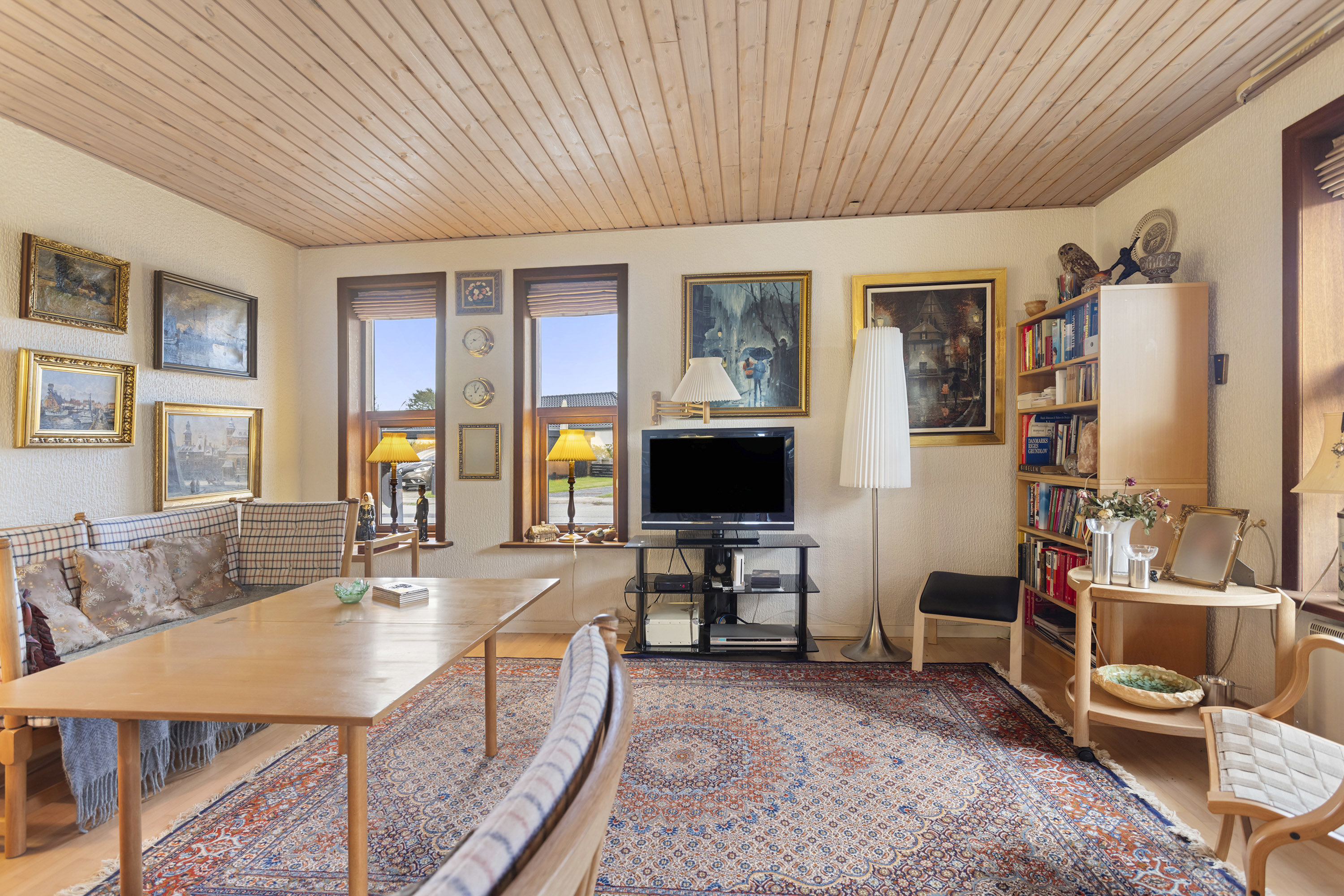 Fremhævet stue billede i fuldskærmstilstand. Billede af Marinus Bødkers Vej 16, 9900 Frederikshavn