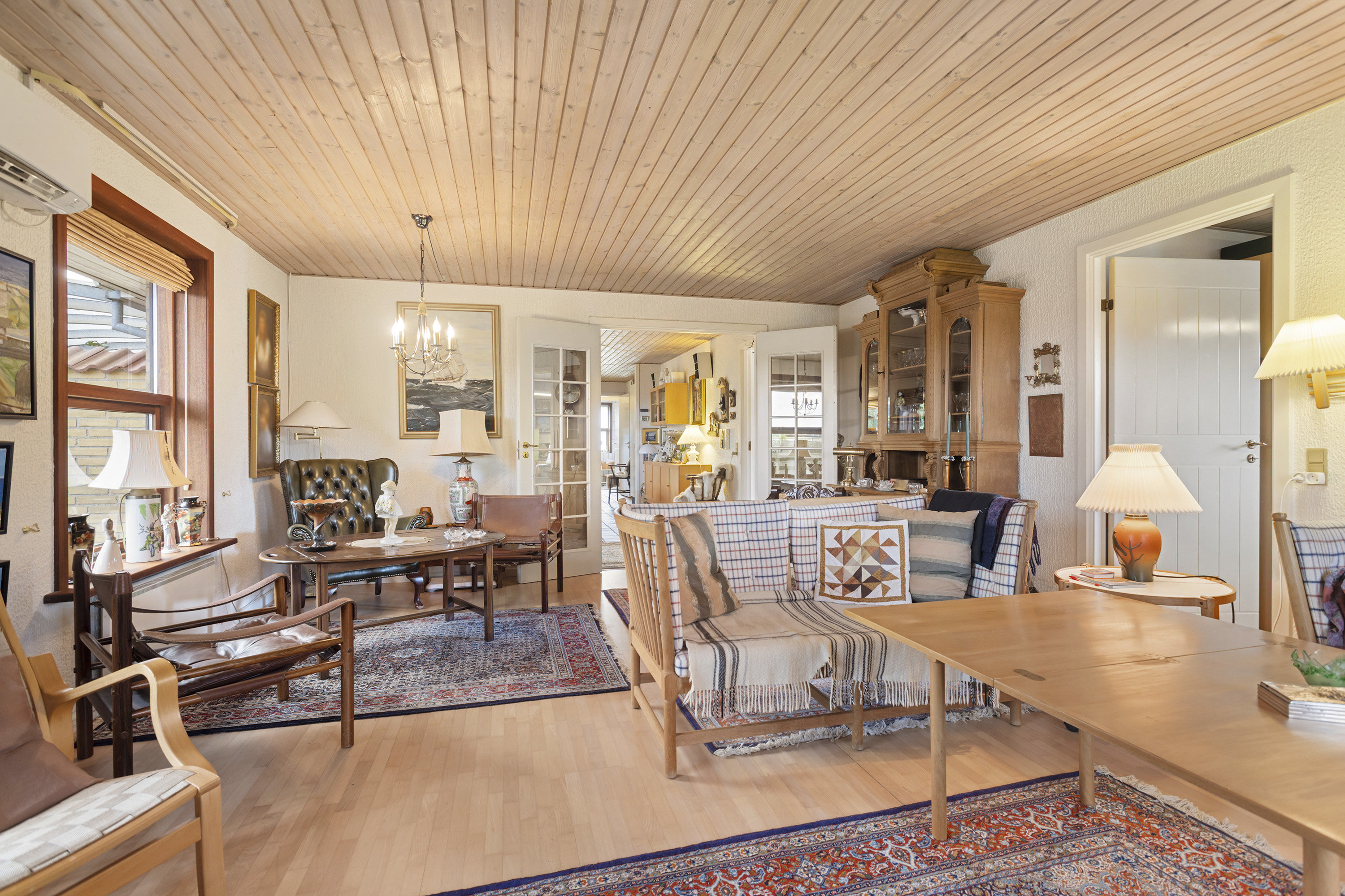 Fremhævet stue billede i fuldskærmstilstand. Billede af Marinus Bødkers Vej 16, 9900 Frederikshavn