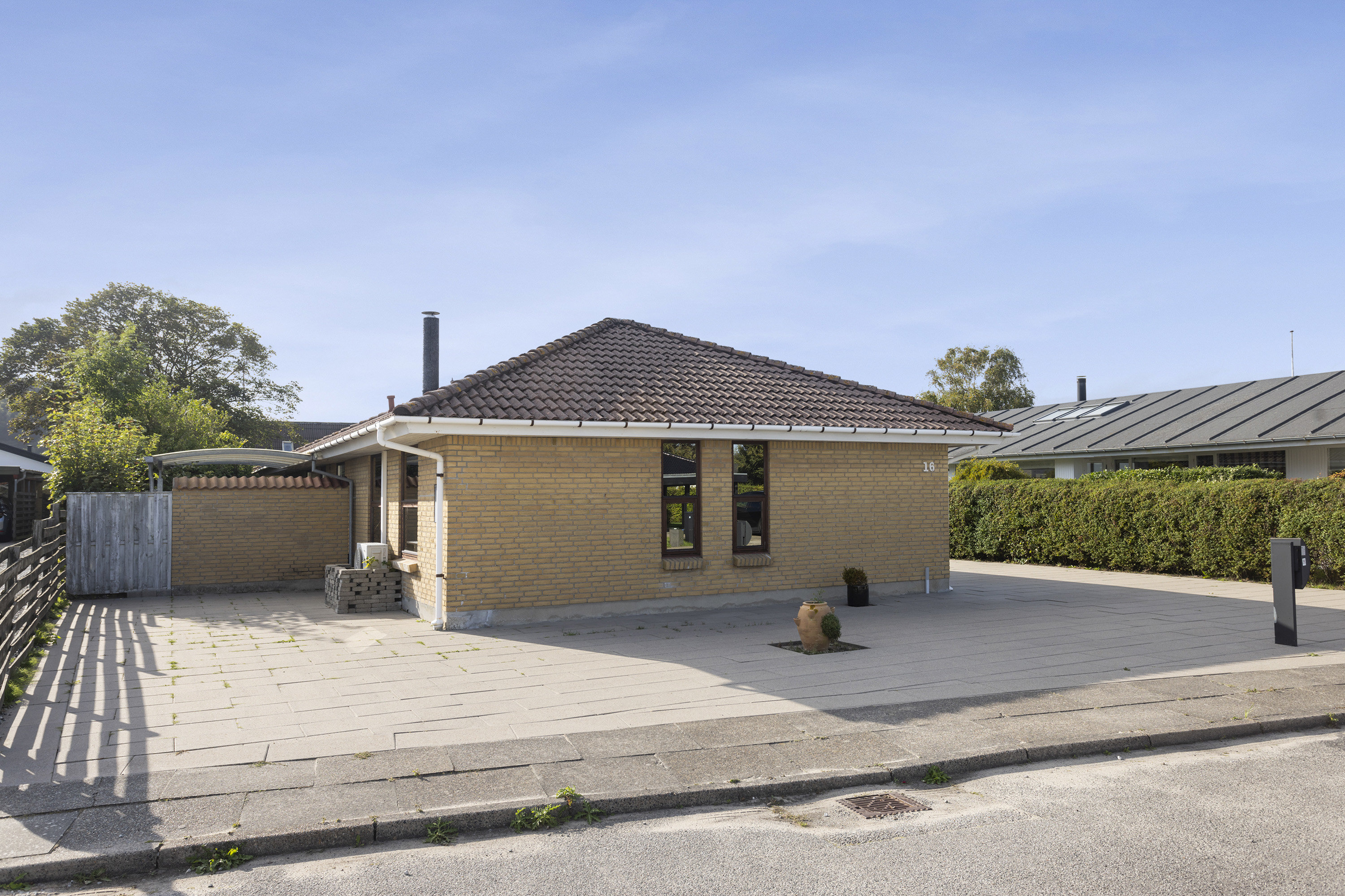 Miniaturebillede 1: ejendommen. Billede af Marinus Bødkers Vej 16, 9900 Frederikshavn