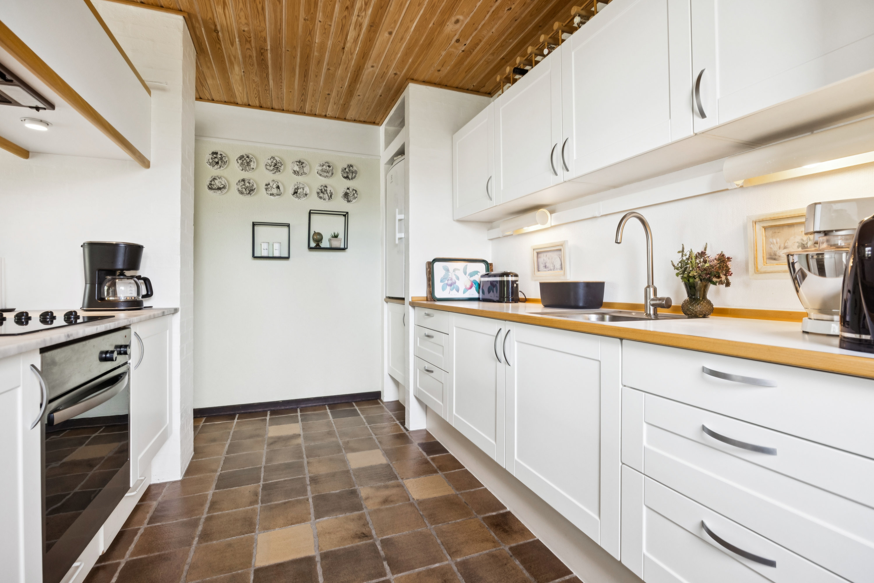 Fremhævet køkken billede i fuldskærmstilstand. Billede af Kærsgård 7, Vester Hassing, 9310 Vodskov