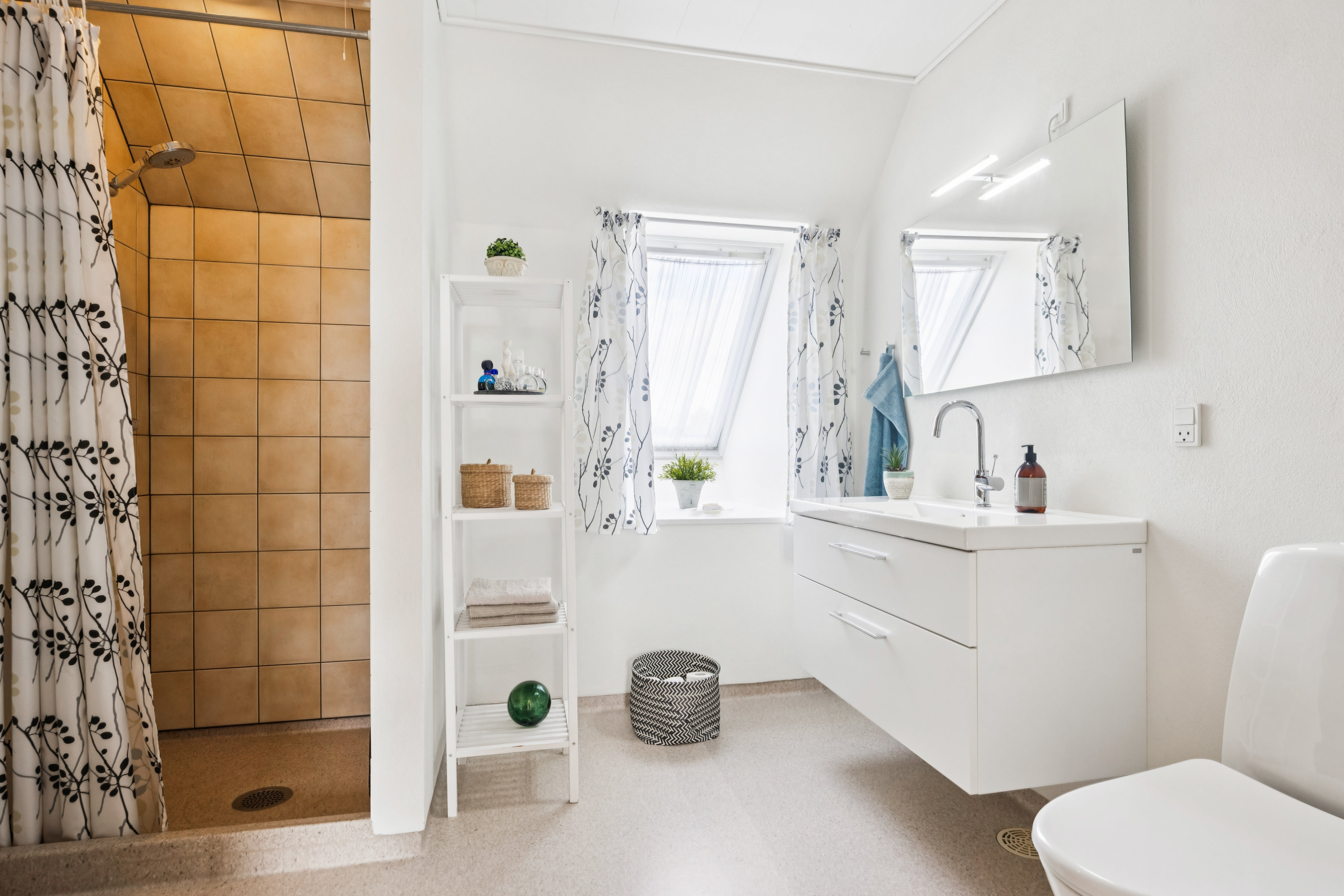 Fremhævet badeværelse billede i fuldskærmstilstand. Billede af Kærsgård 7, Vester Hassing, 9310 Vodskov